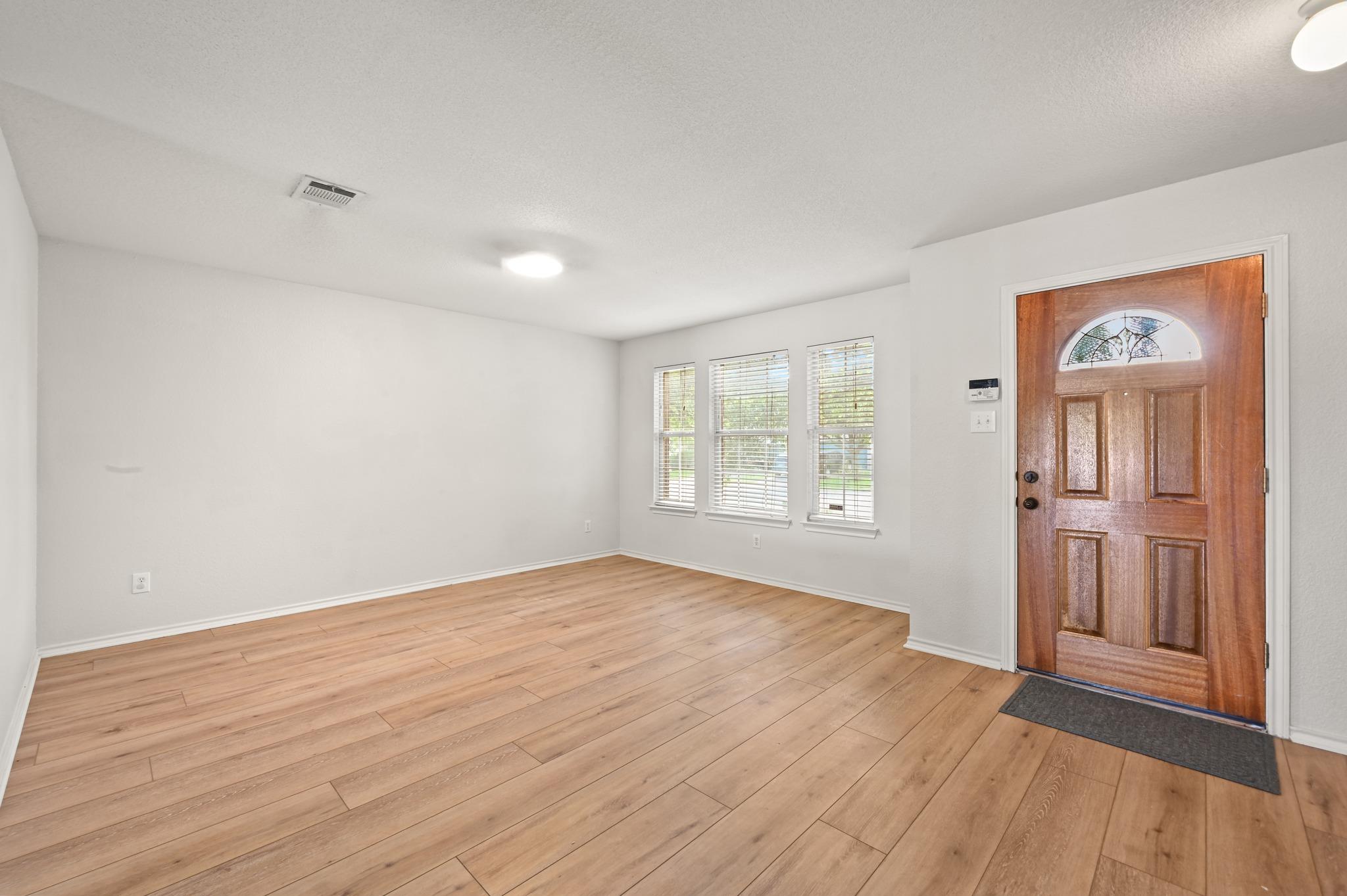 11140 Currin LN