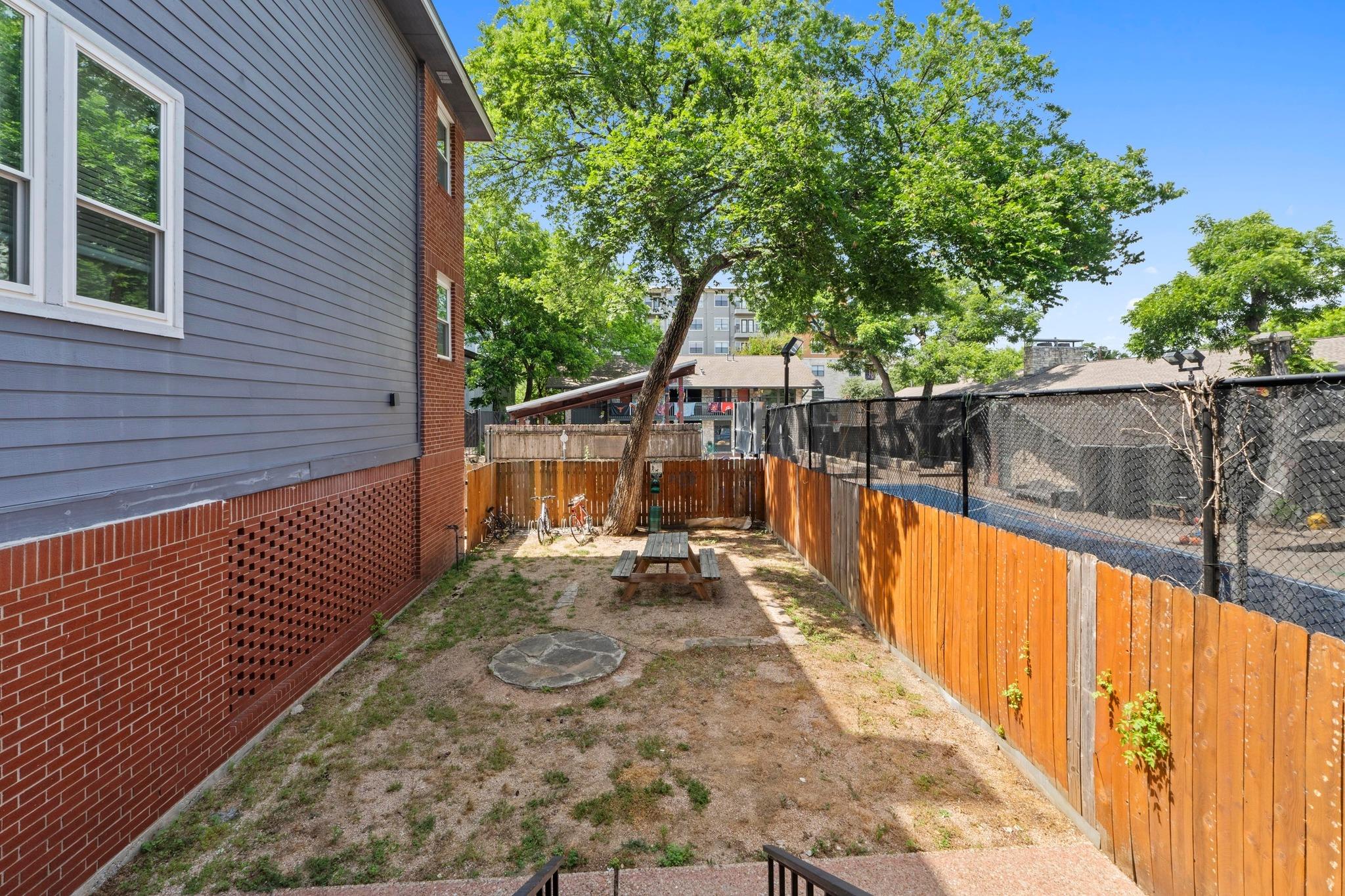 2804 Rio Grande ST # 206