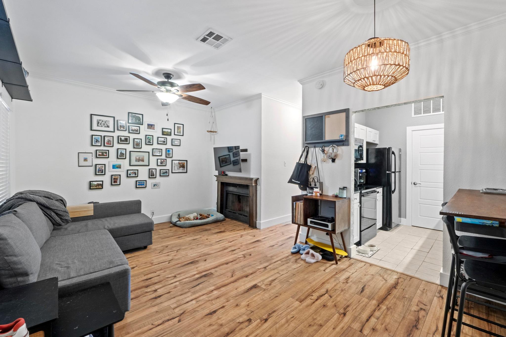 2804 Rio Grande ST # 206