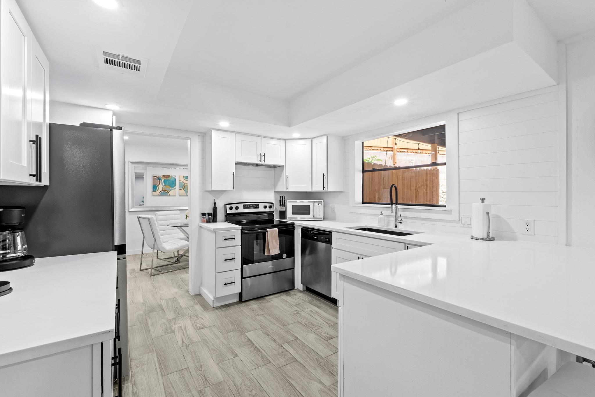 3520 Highland View DR