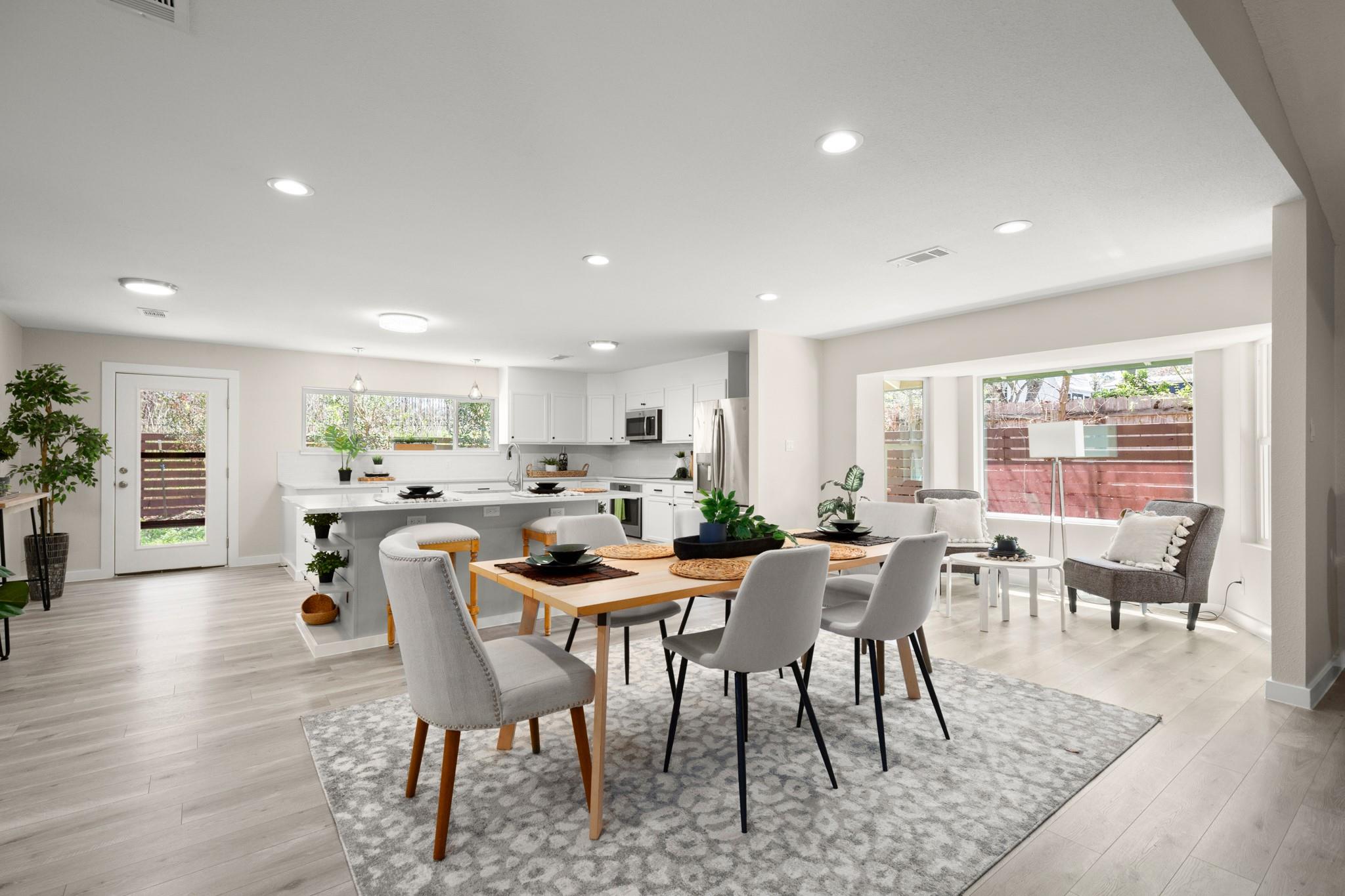 3305 Santa Monica DR