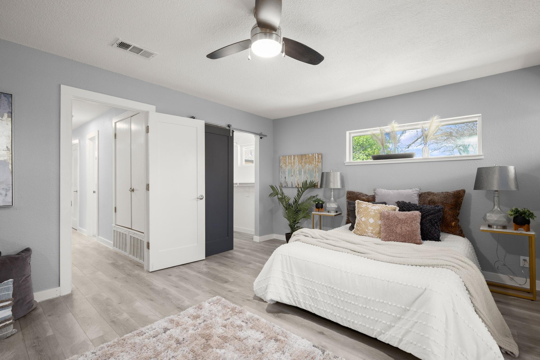 3305 Santa Monica DR