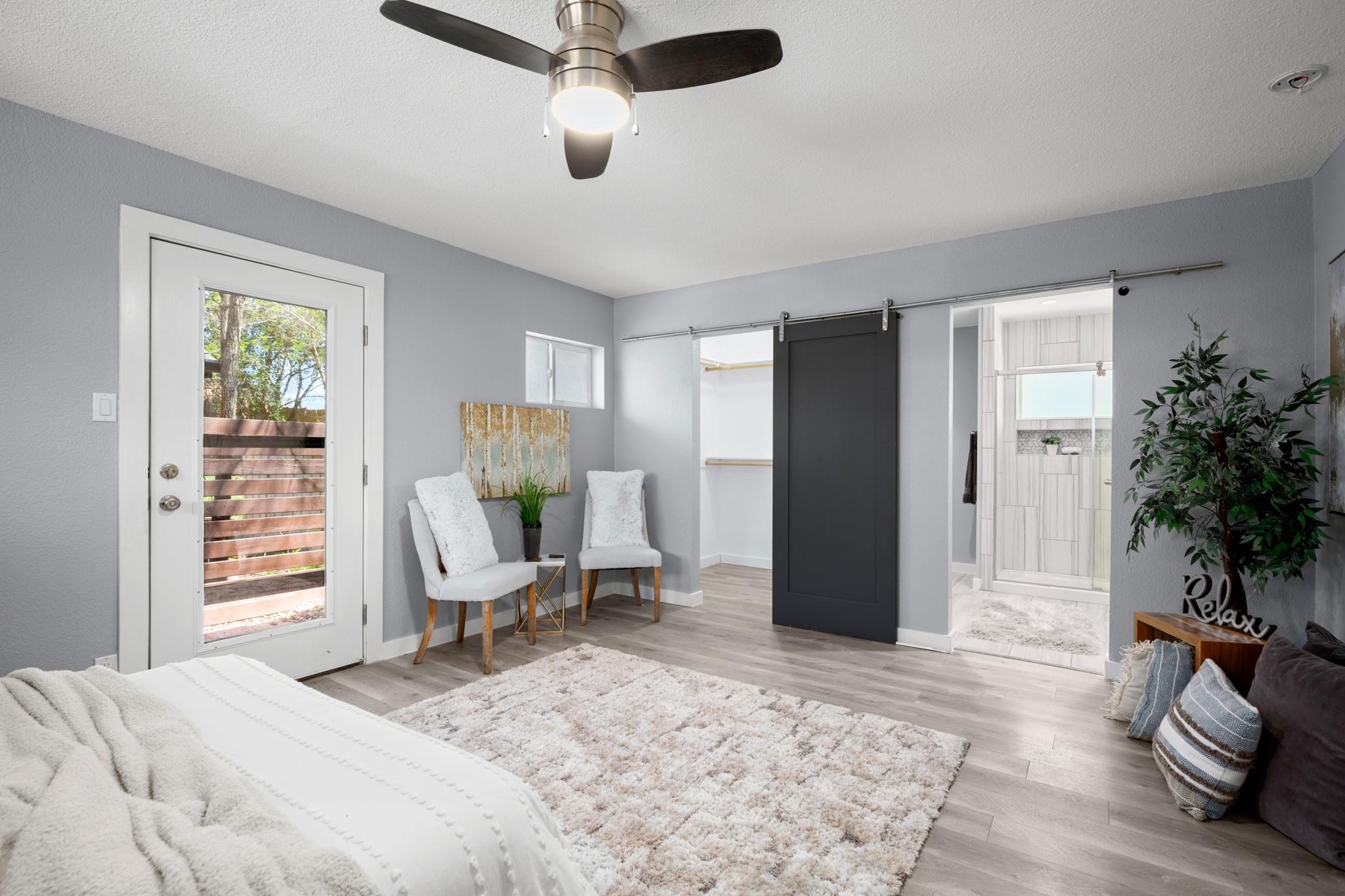 3305 Santa Monica DR