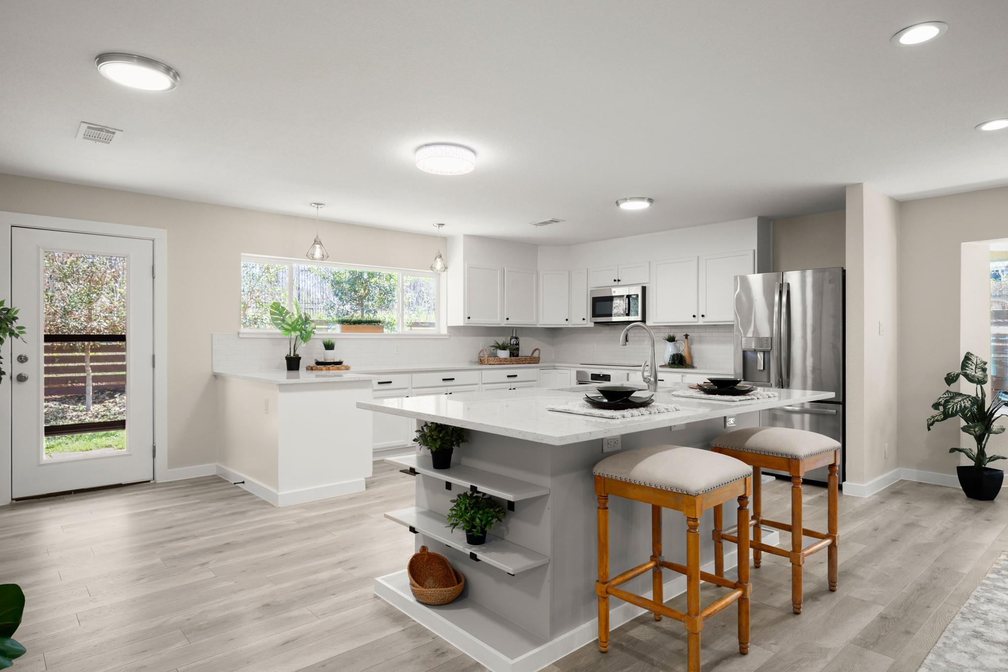 3305 Santa Monica DR
