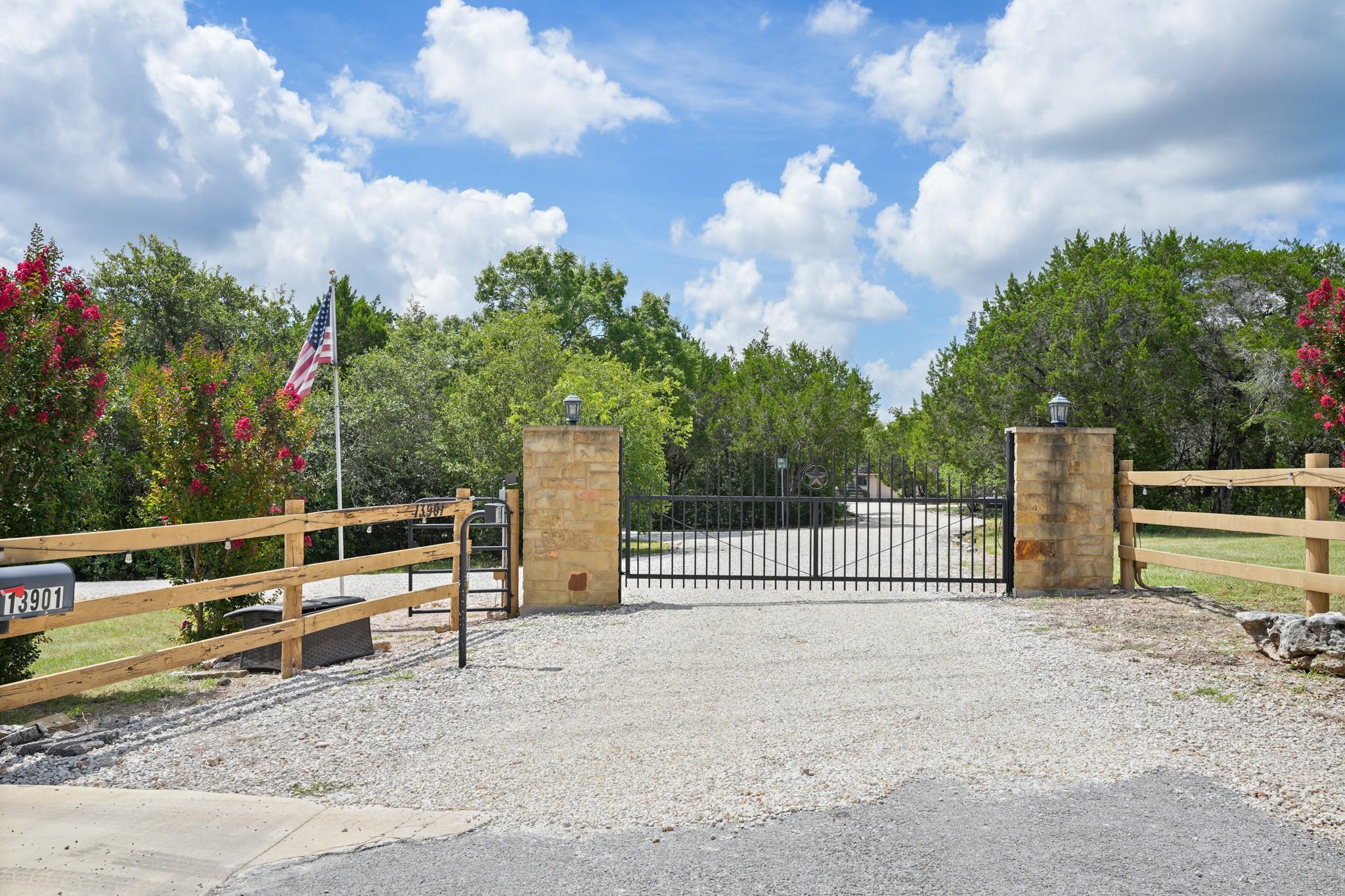 13901 FM 1826