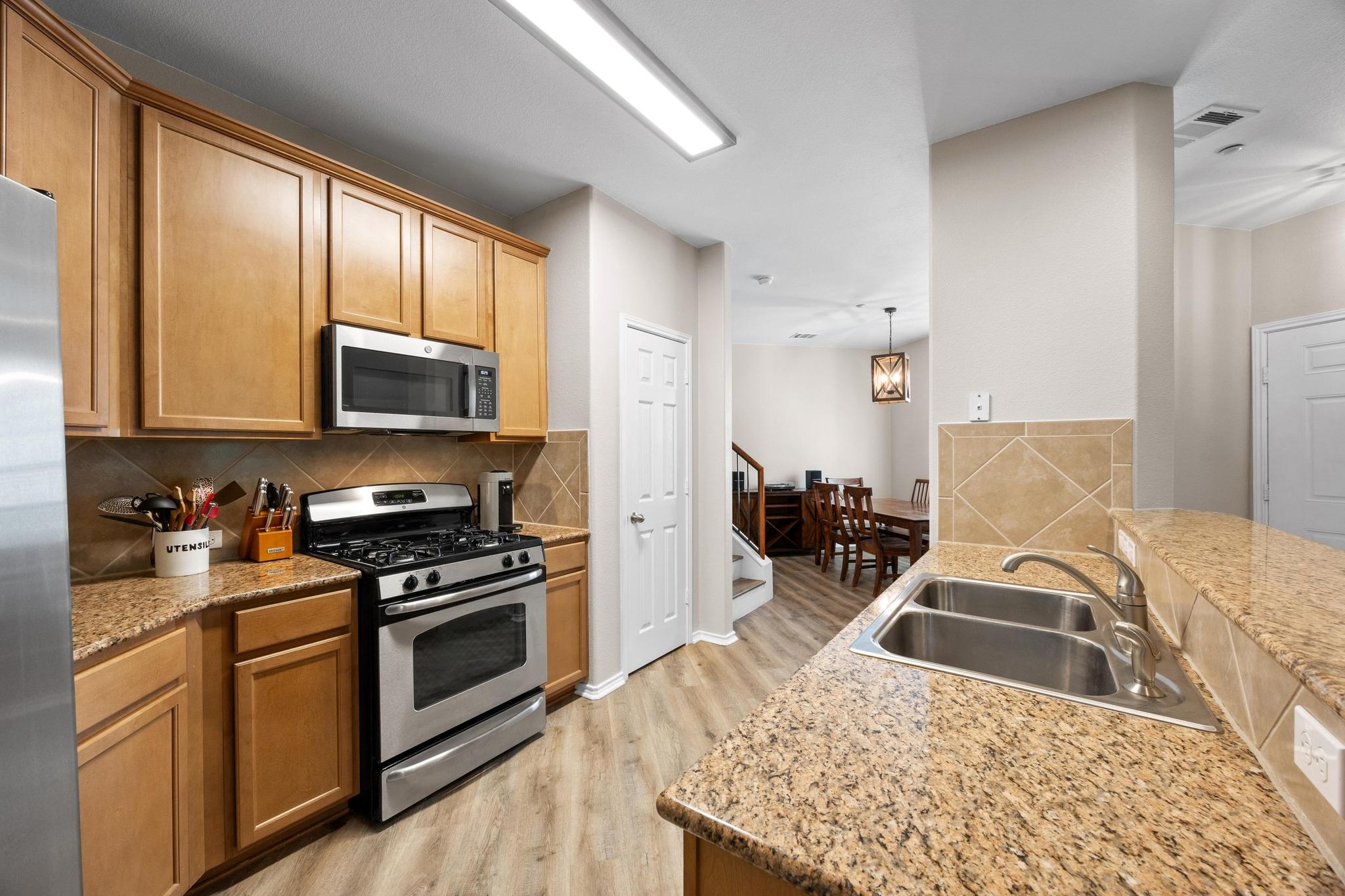 1310 W Parmer LN # 9B