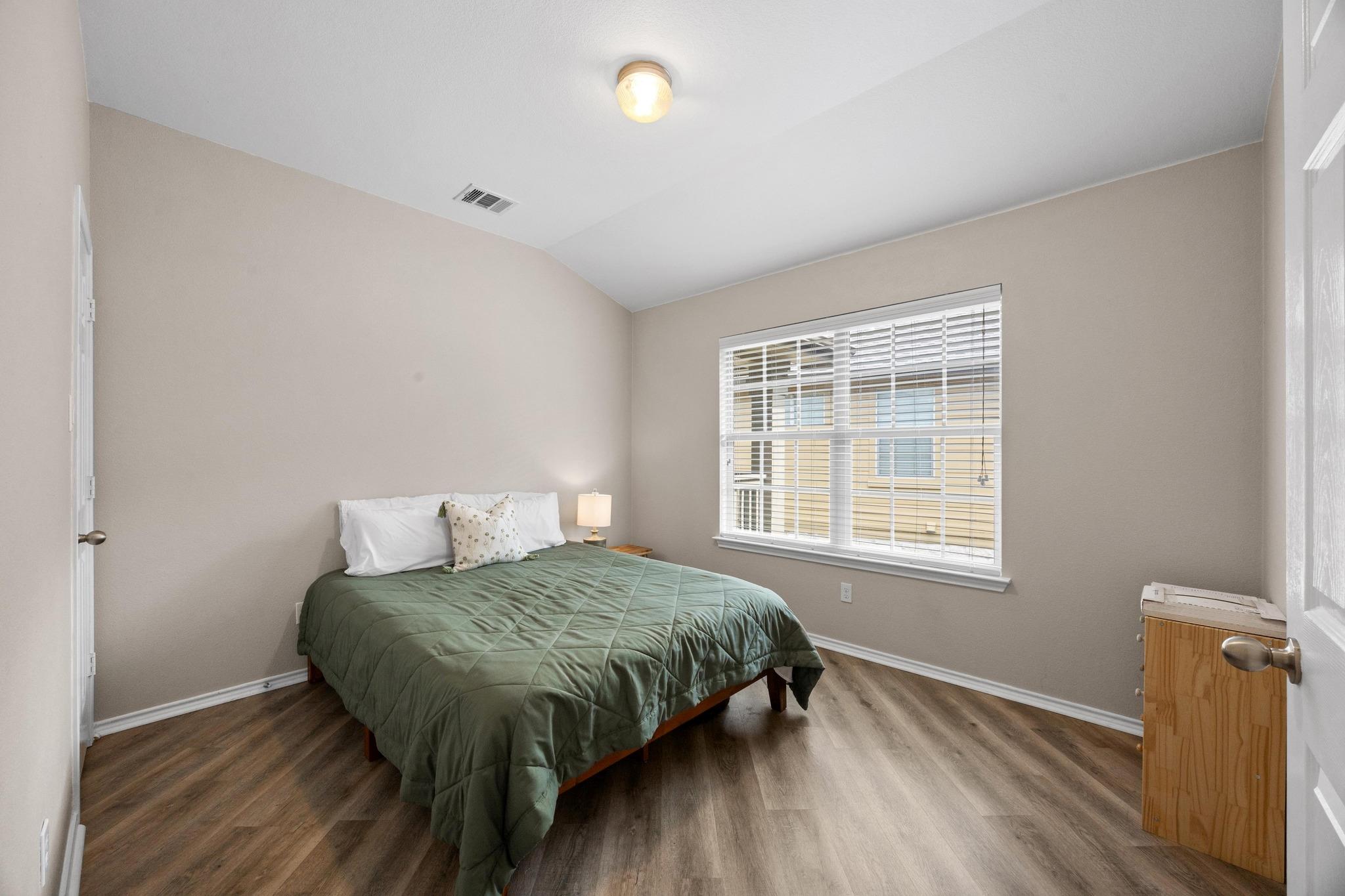 1310 W Parmer LN # 9B