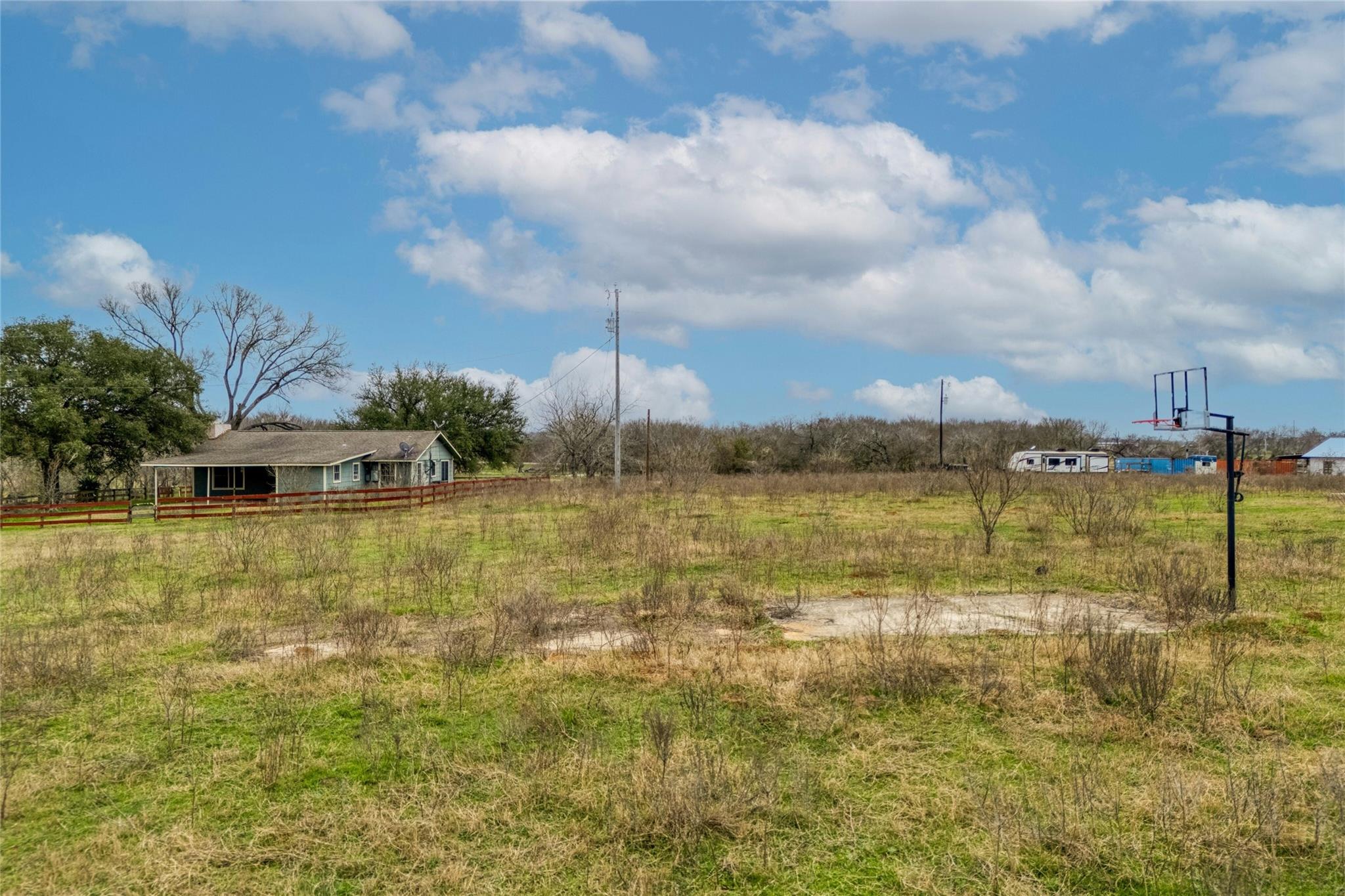 103 Robin LN