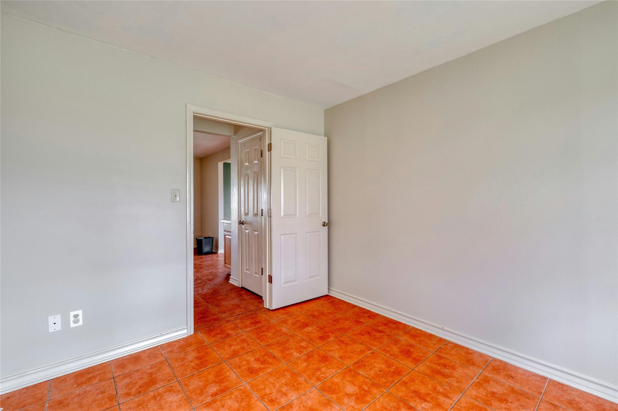 103 Robin LN