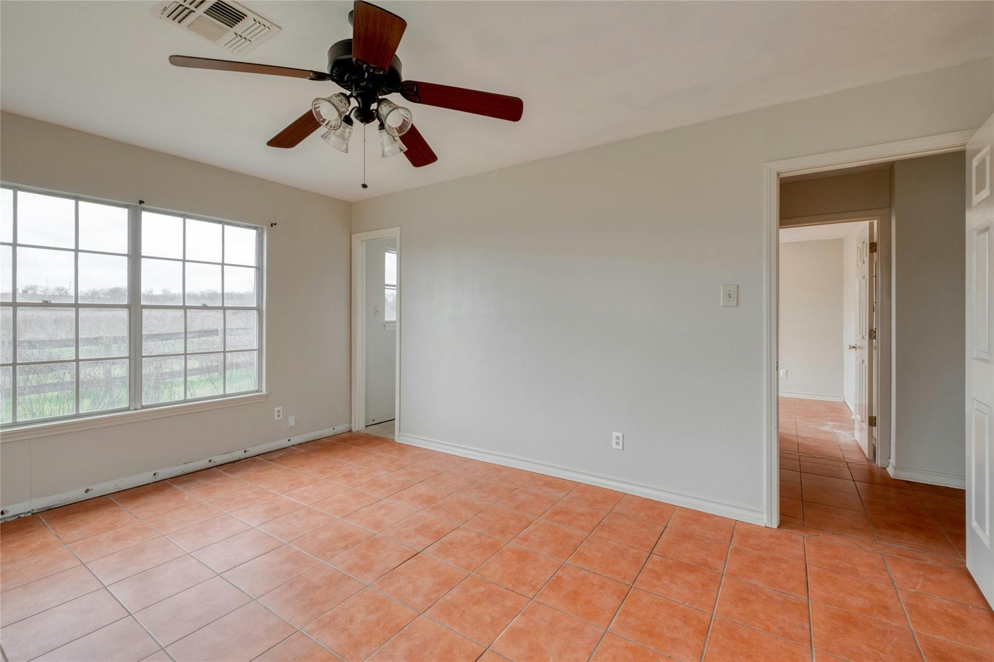 103 Robin LN