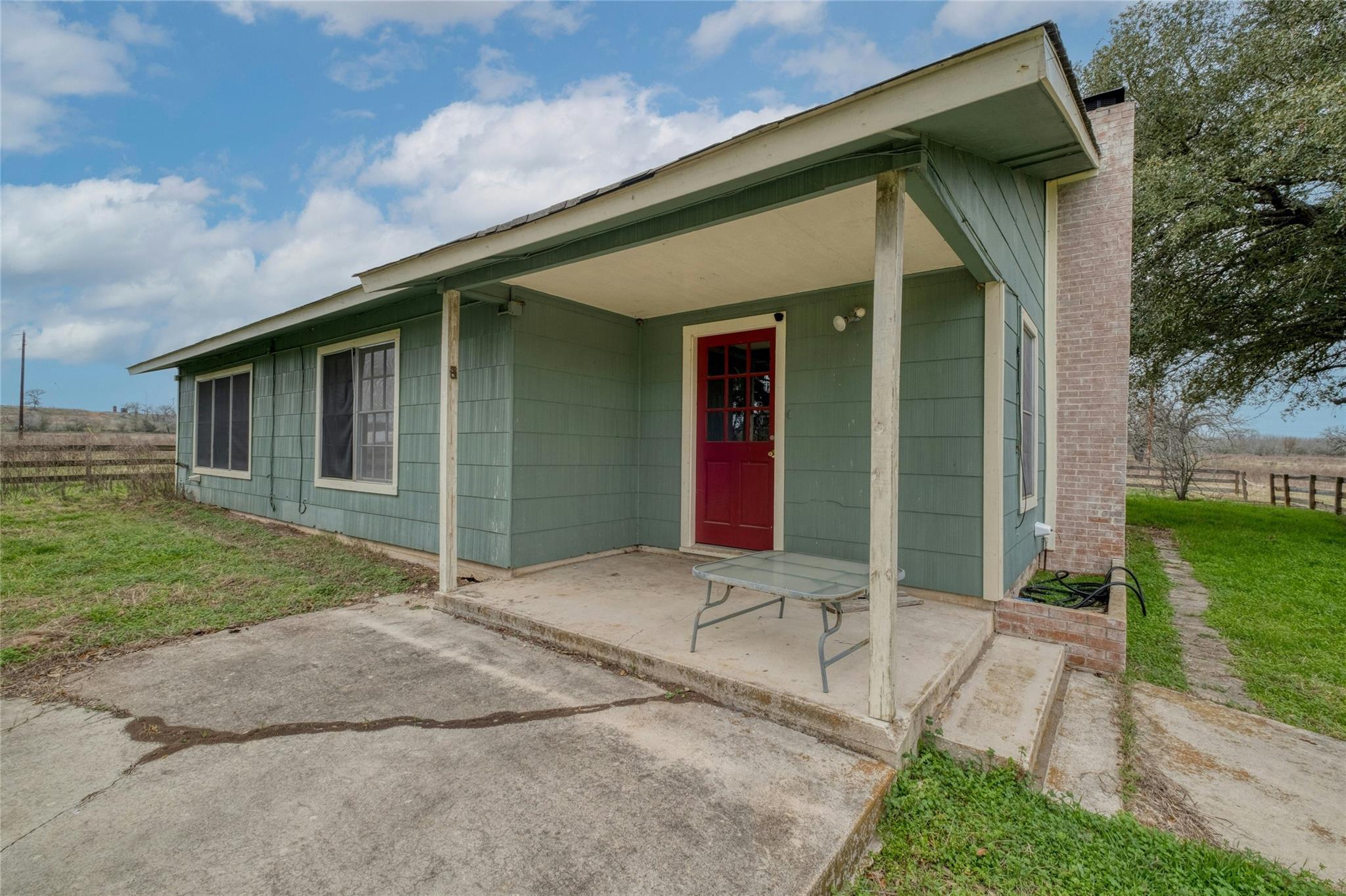 103 Robin LN