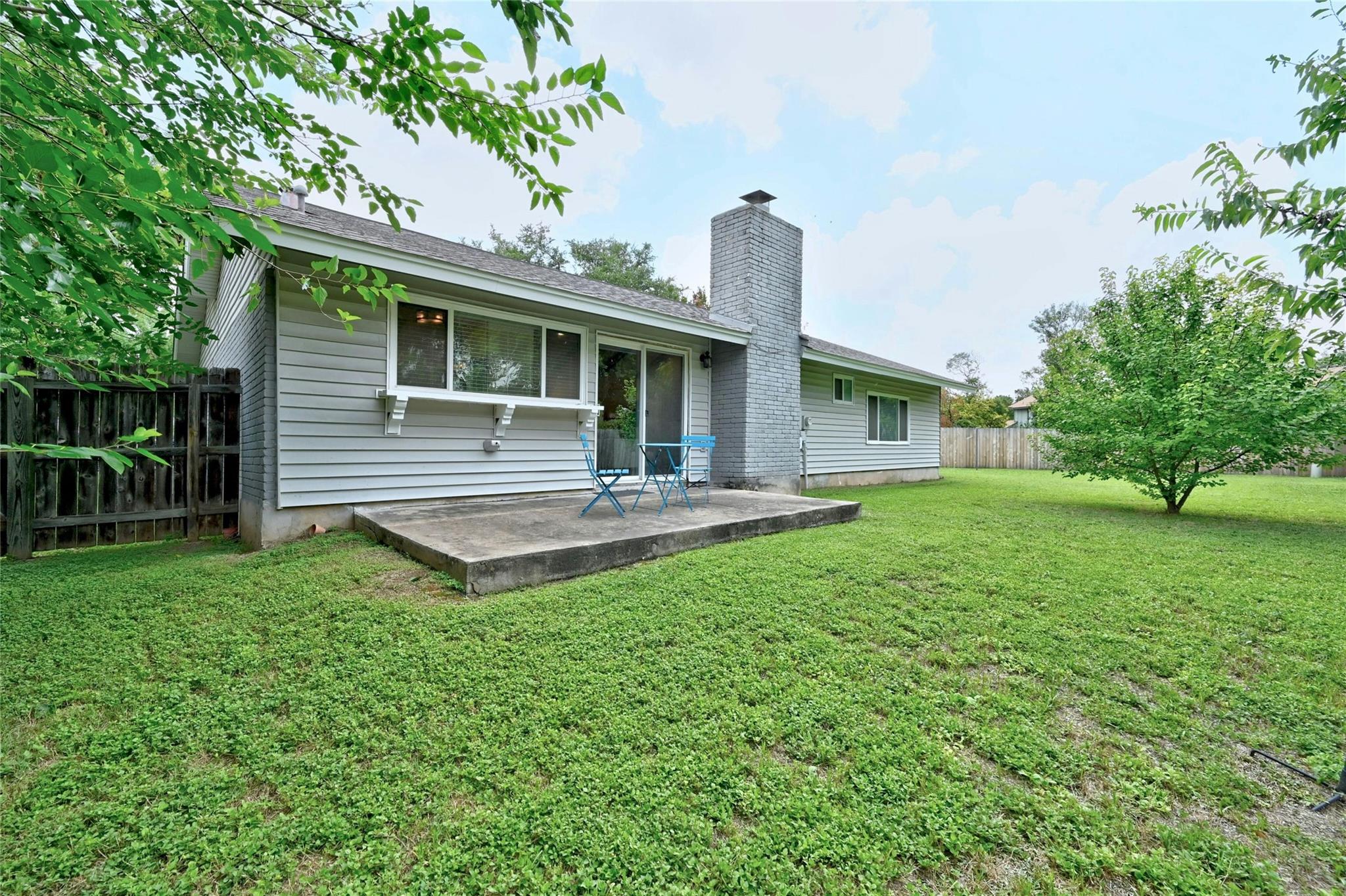 607 Old Stone RD