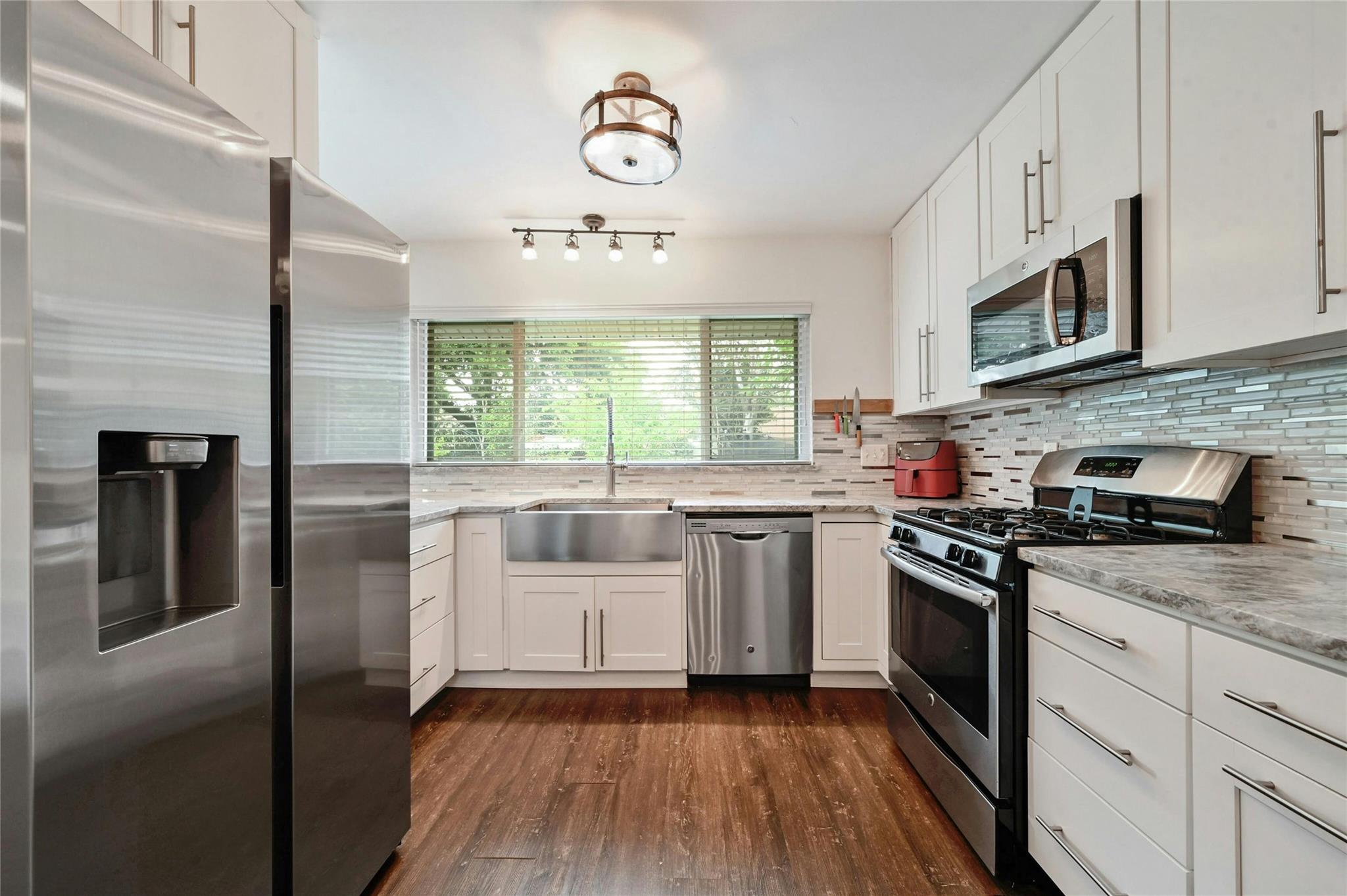 607 Old Stone RD