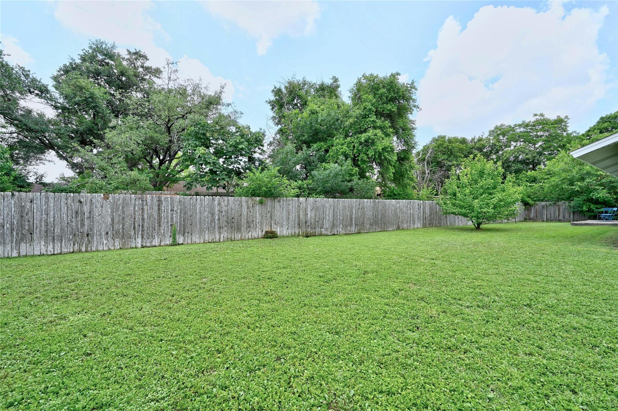 607 Old Stone RD