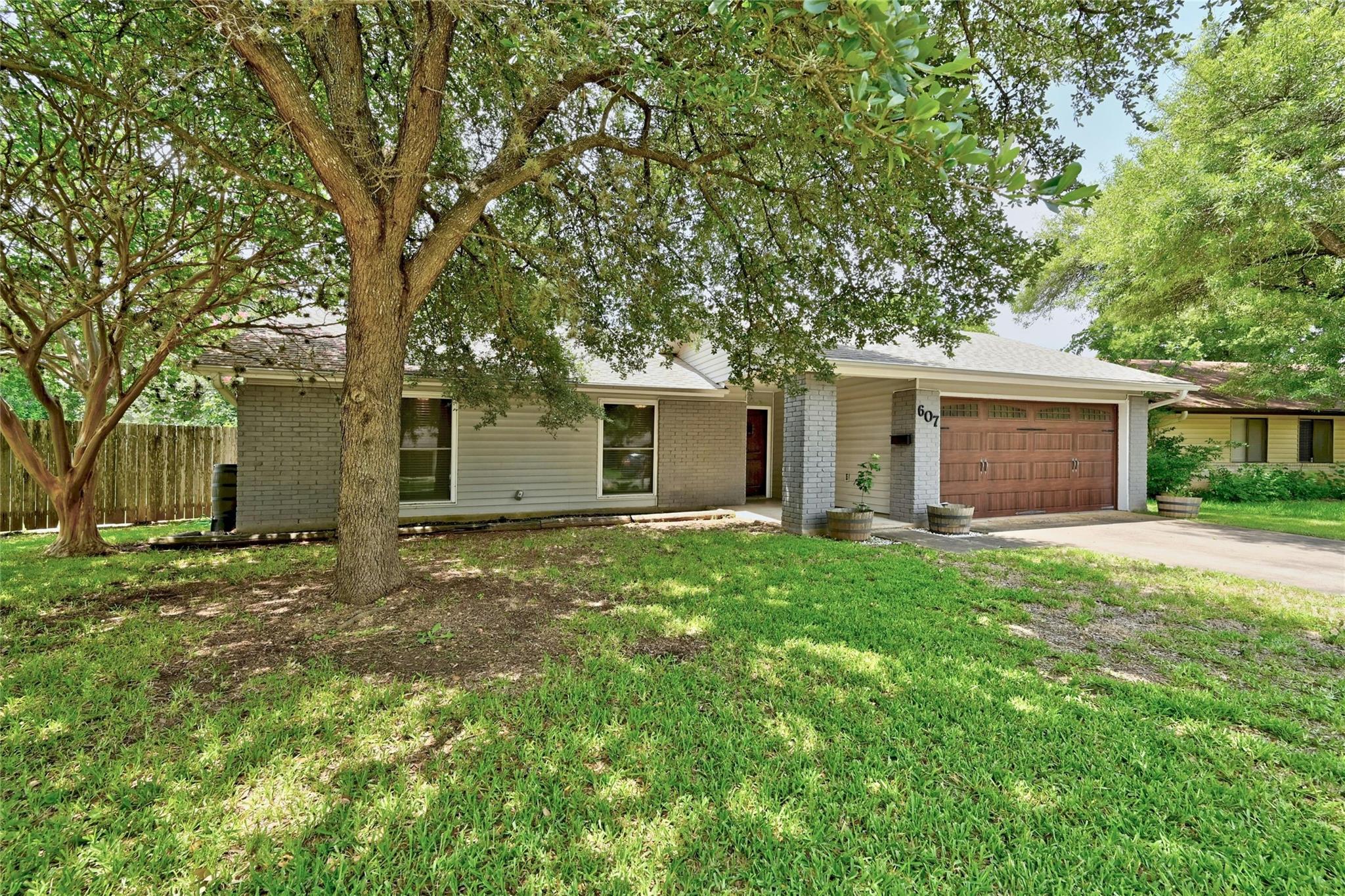 607 Old Stone RD
