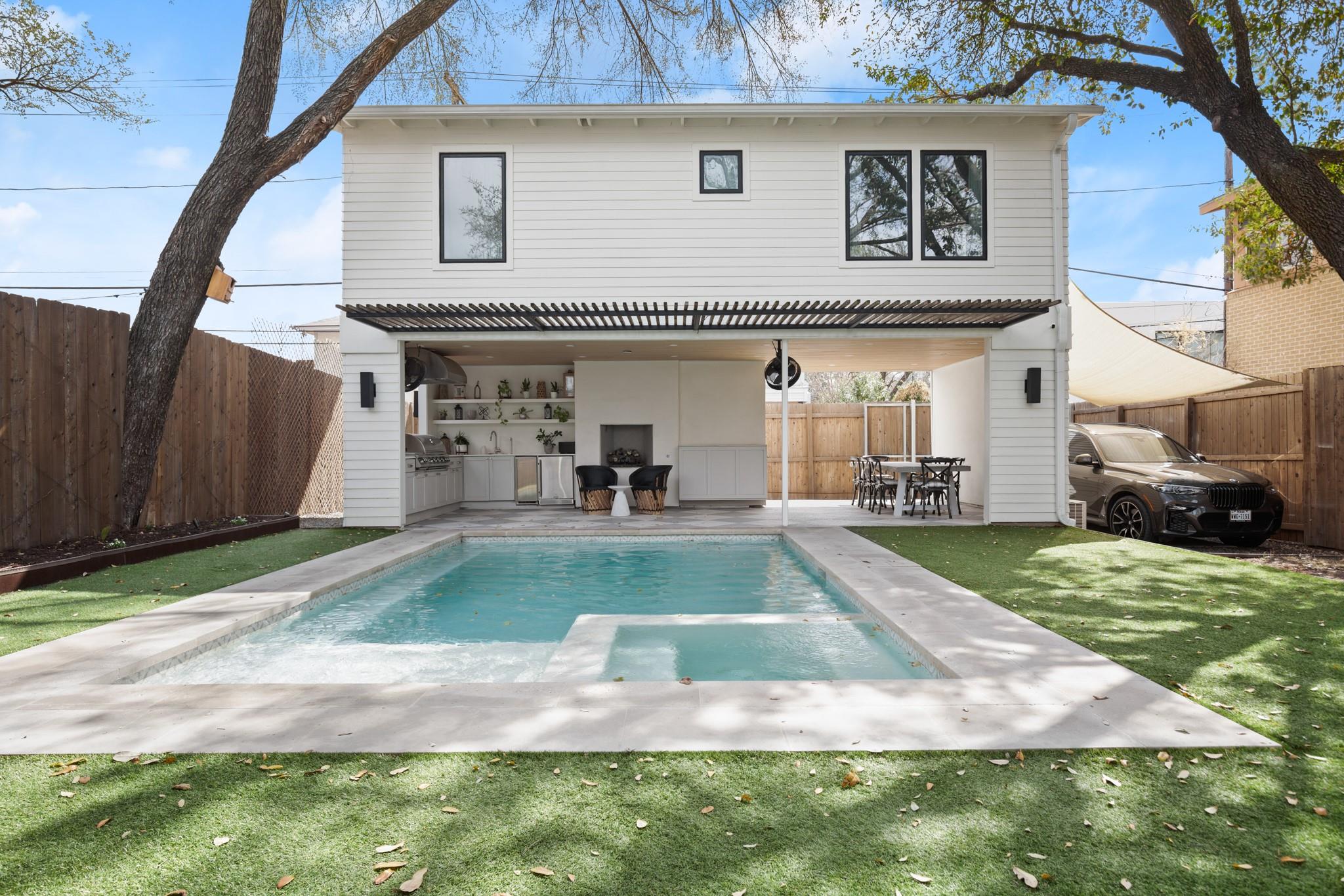 2109 Travis Heights BLVD