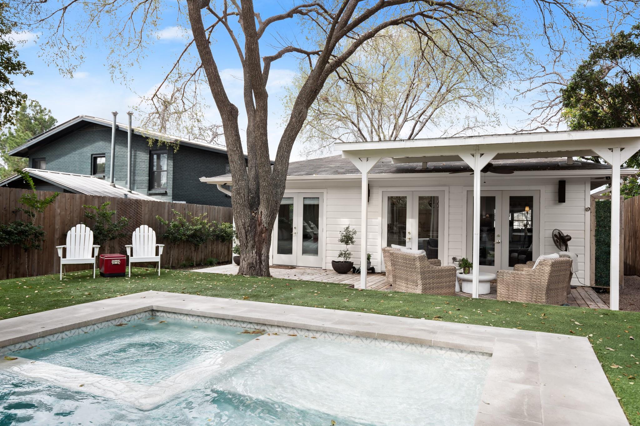 2109 Travis Heights BLVD