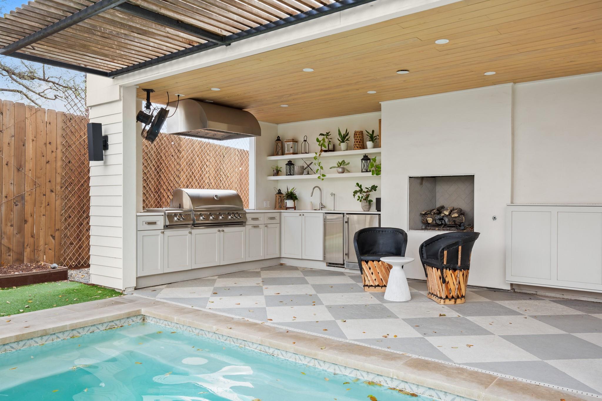 2109 Travis Heights BLVD