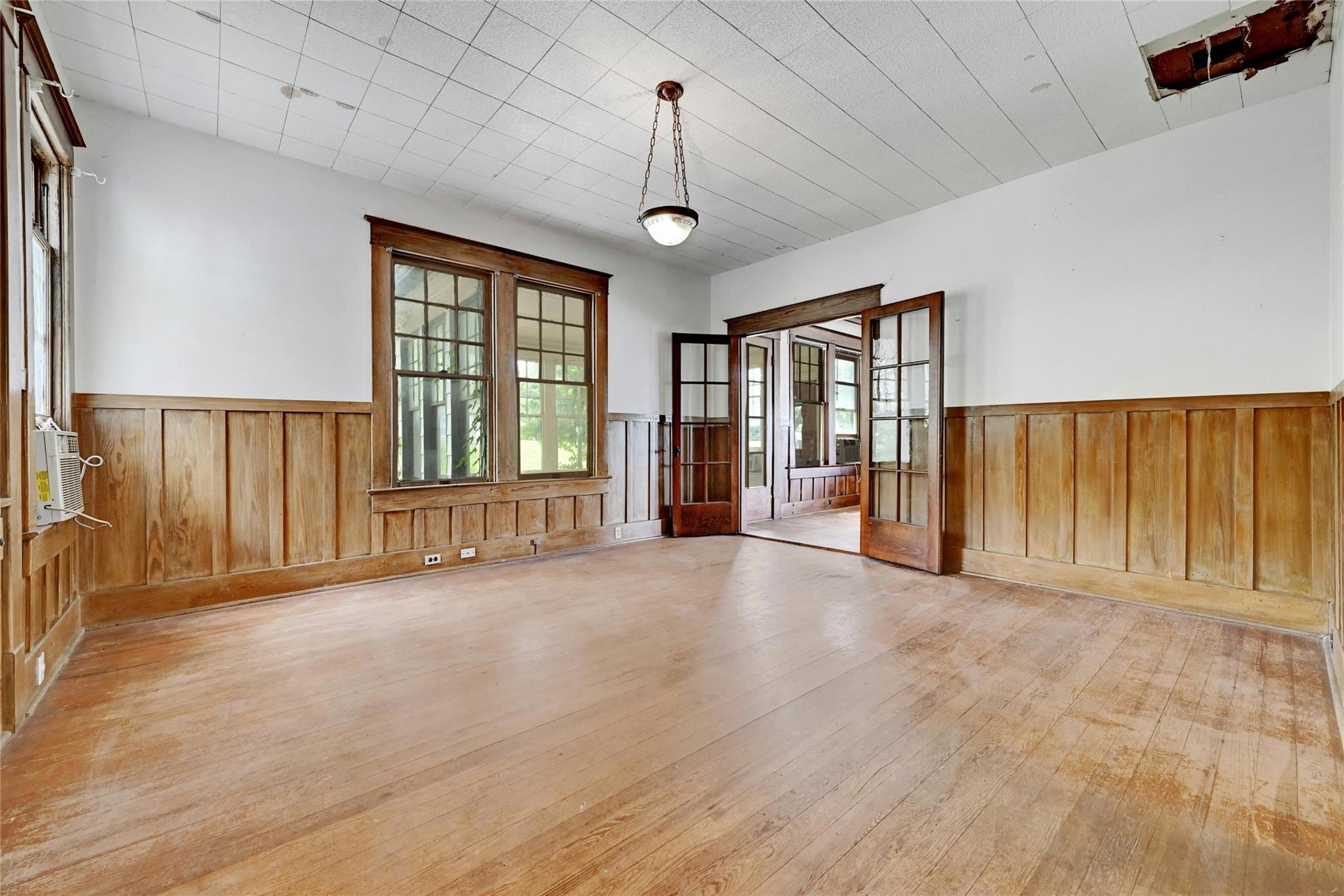 1109 Travis Height BLVD