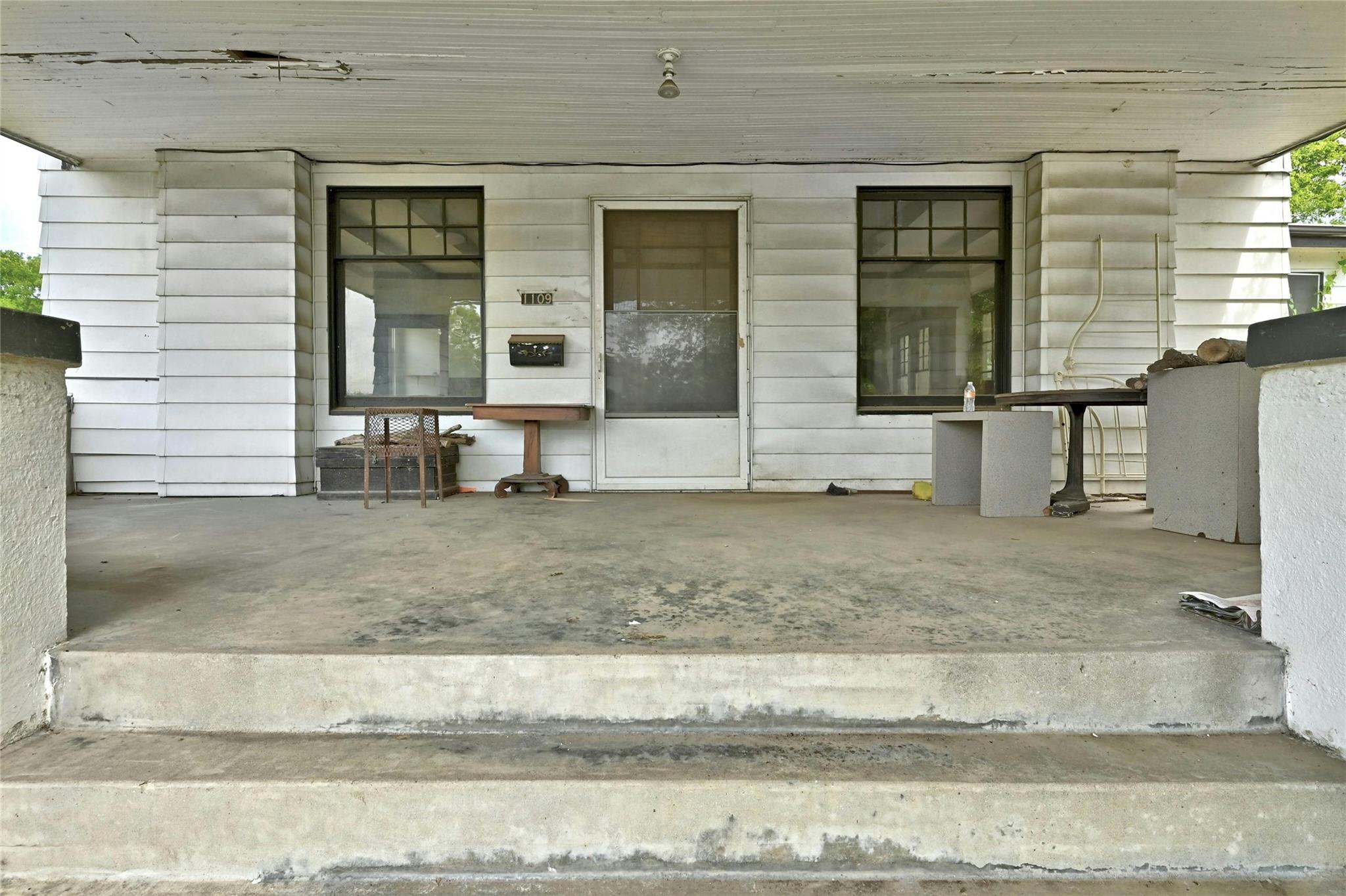 1109 Travis Height BLVD