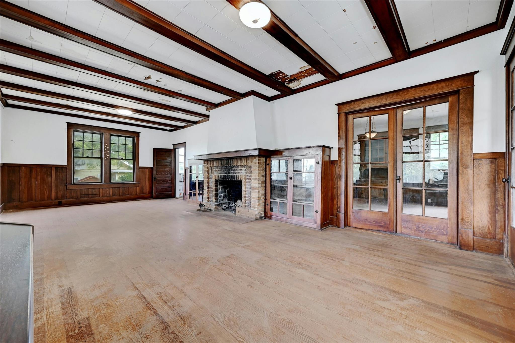 1109 Travis Height BLVD