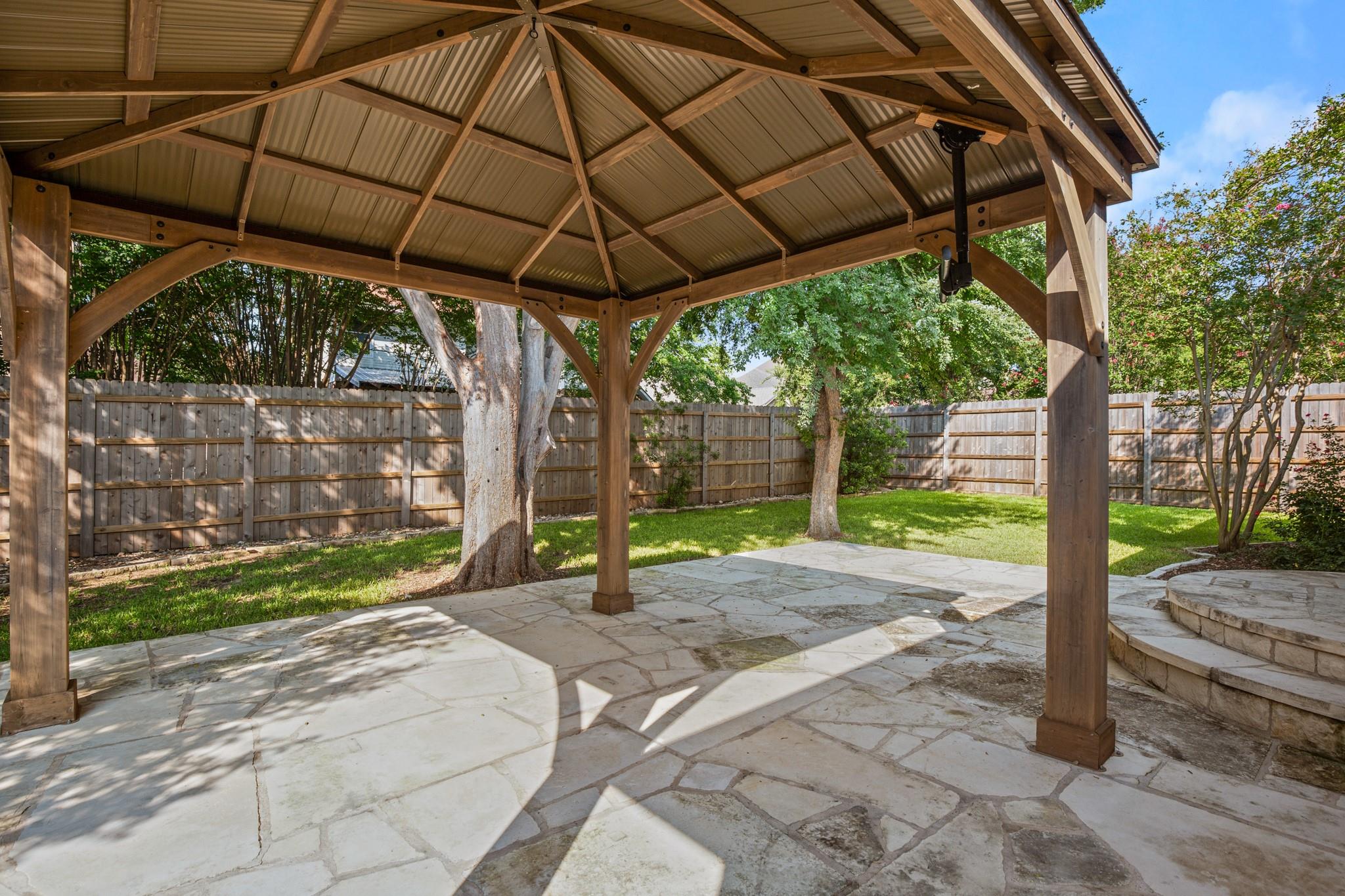 10807 Pinkney LN