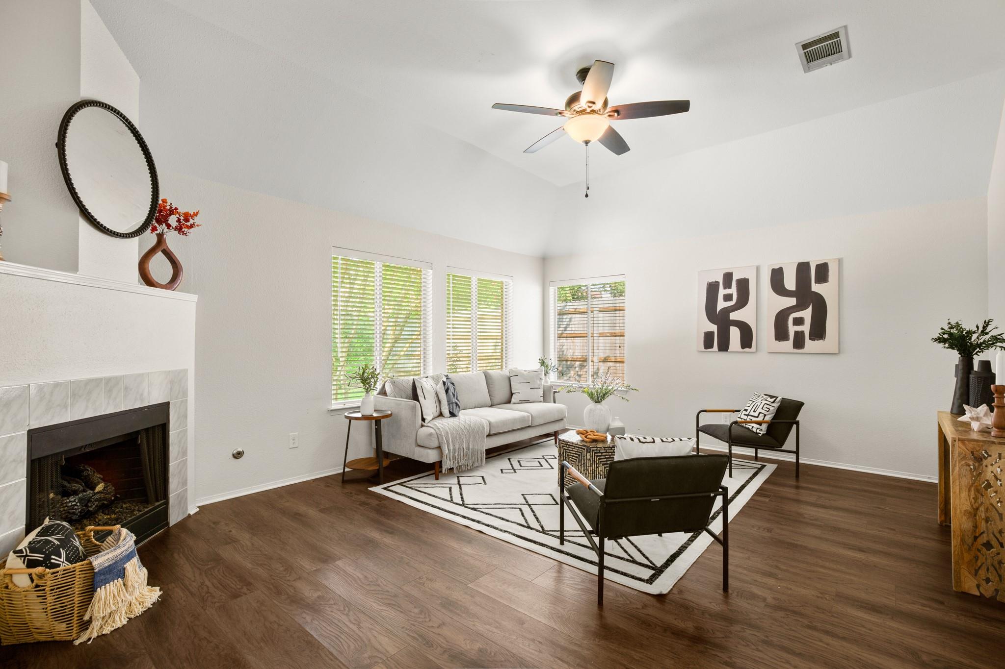 10807 Pinkney LN