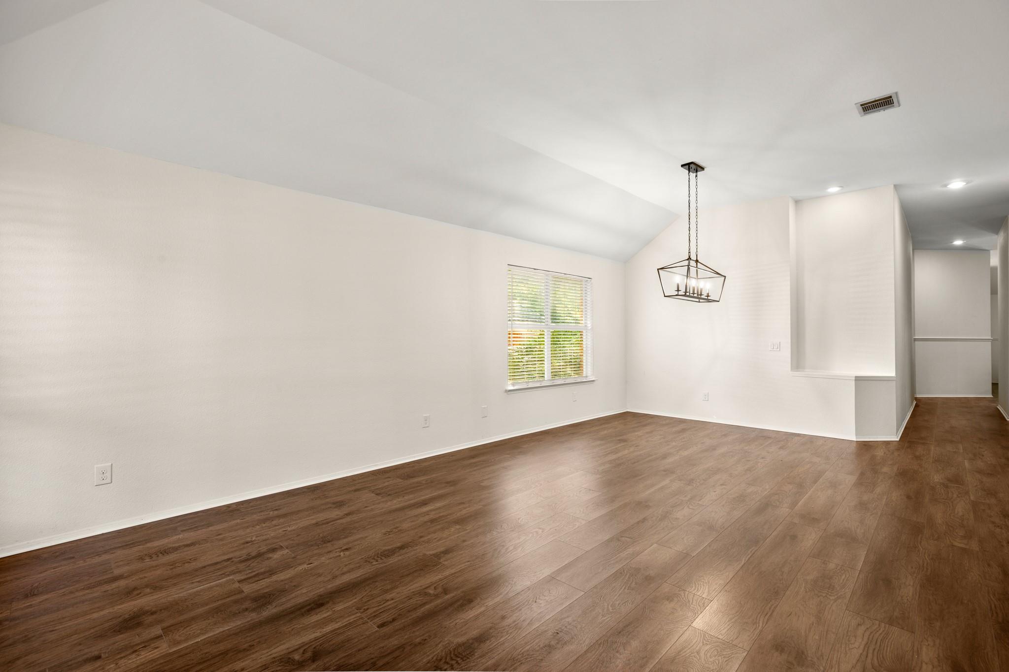 10807 Pinkney LN