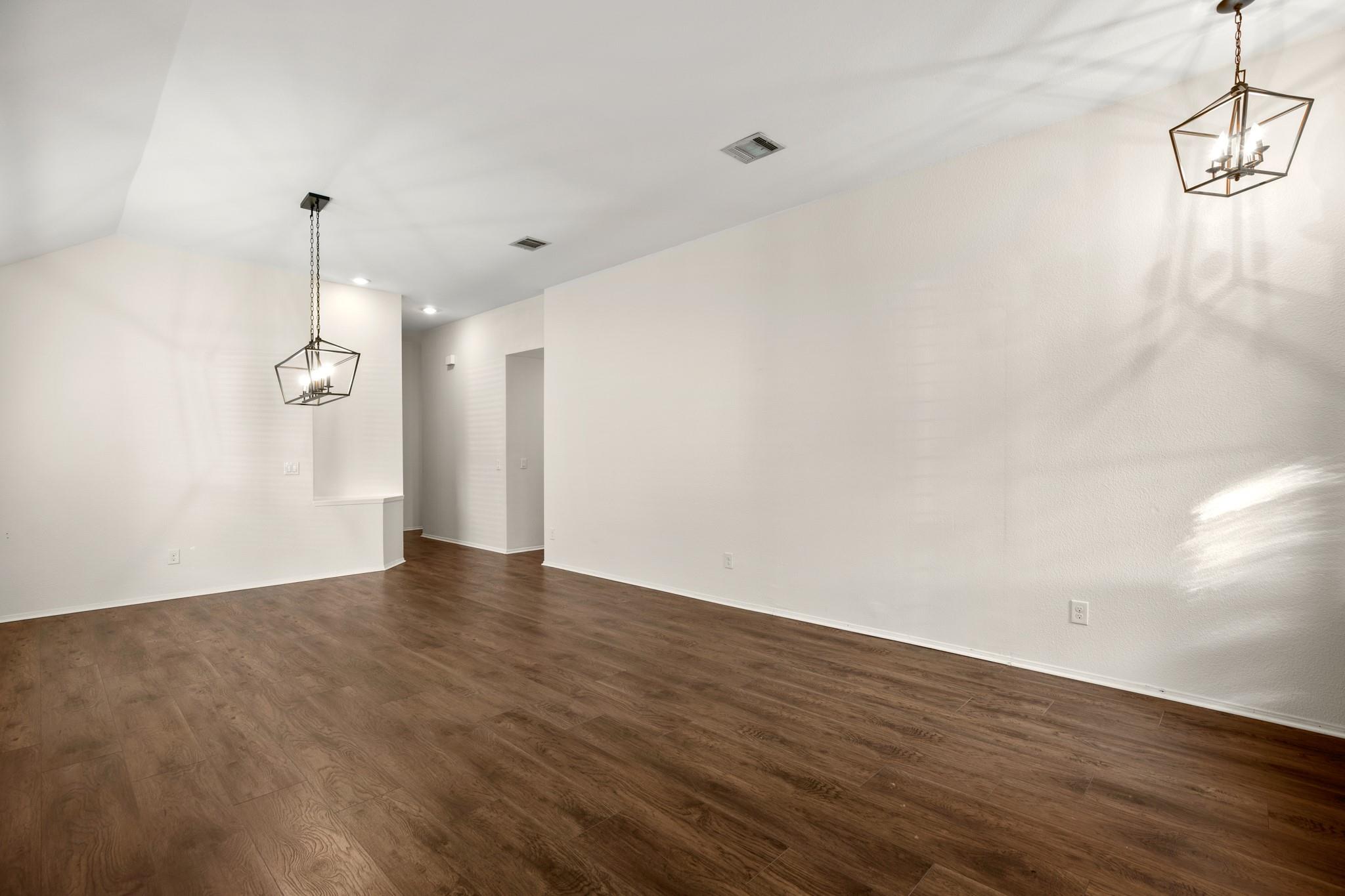 10807 Pinkney LN