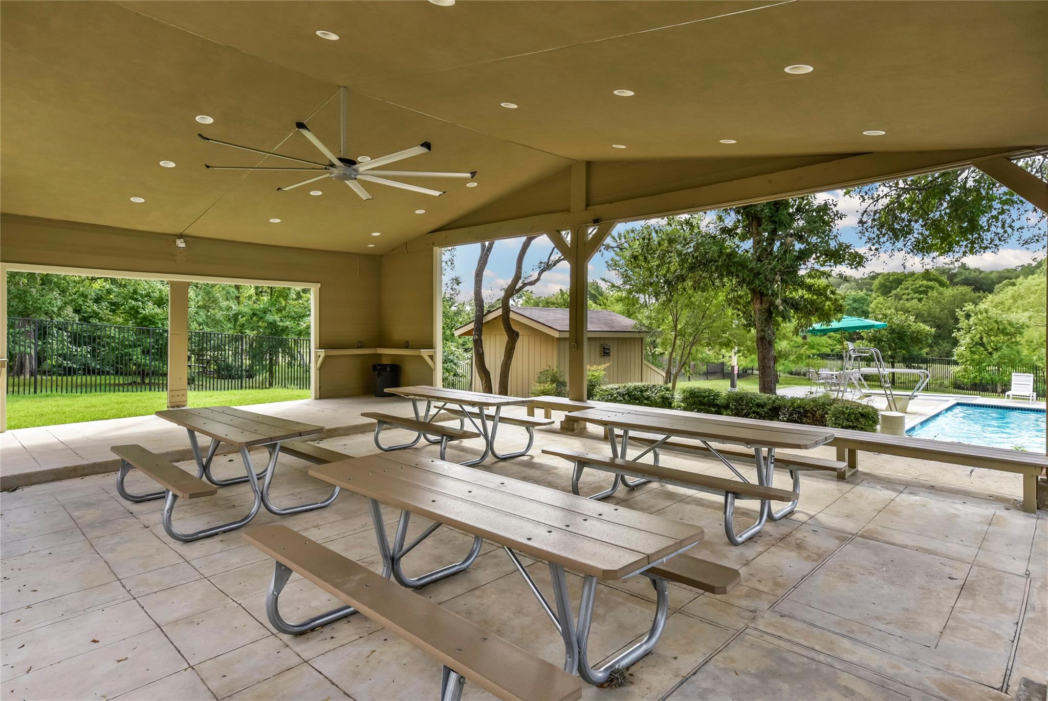 5000 Mission Oaks BLVD # 57