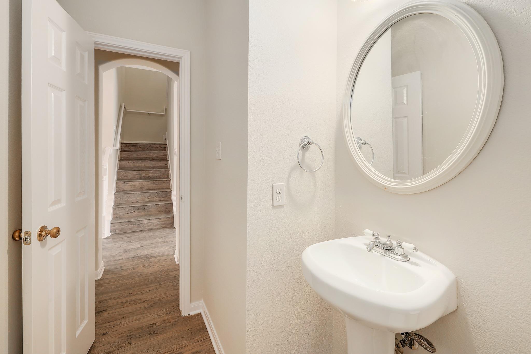 102 Chandler Pointe LOOP