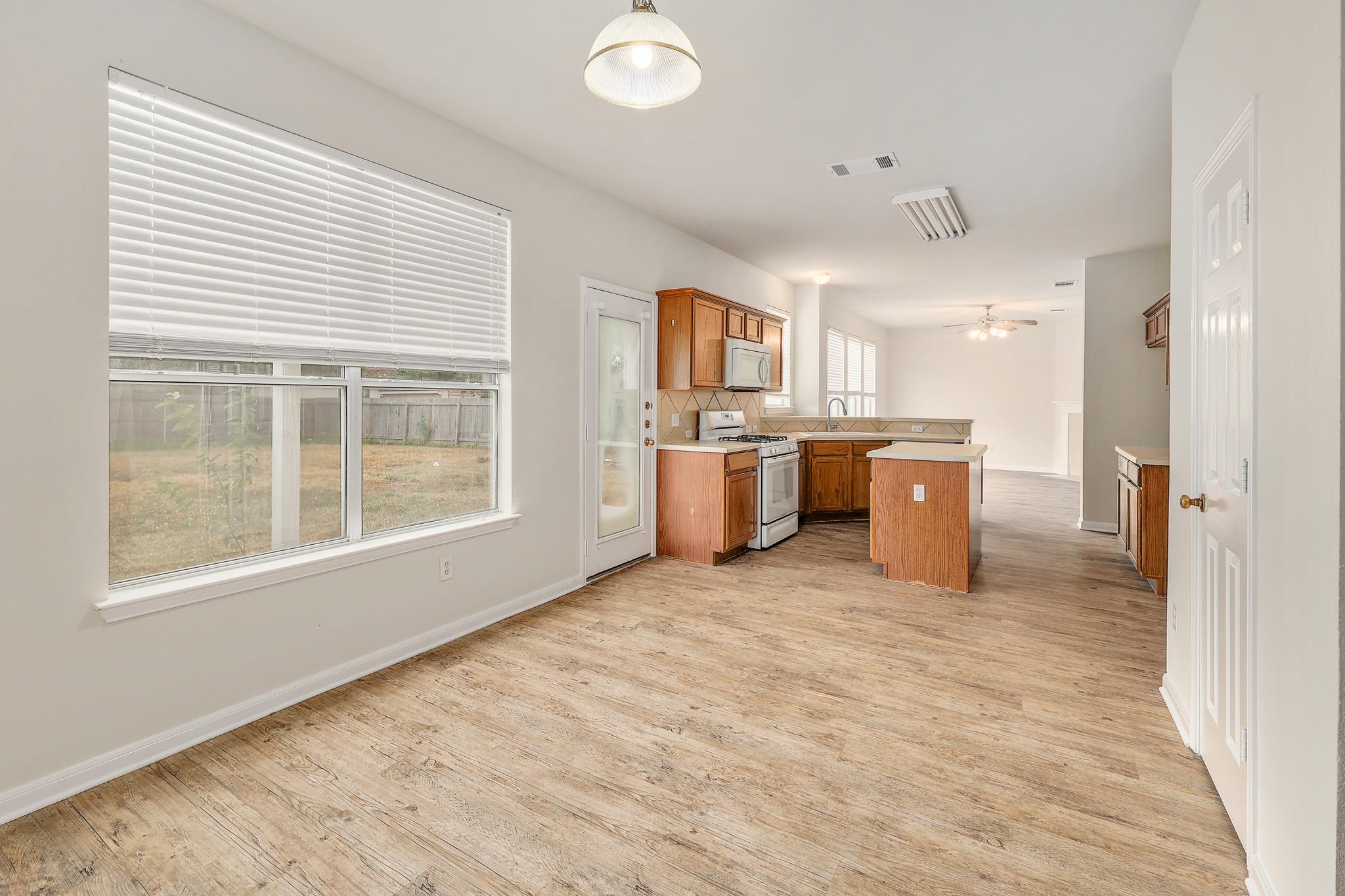 102 Chandler Pointe LOOP