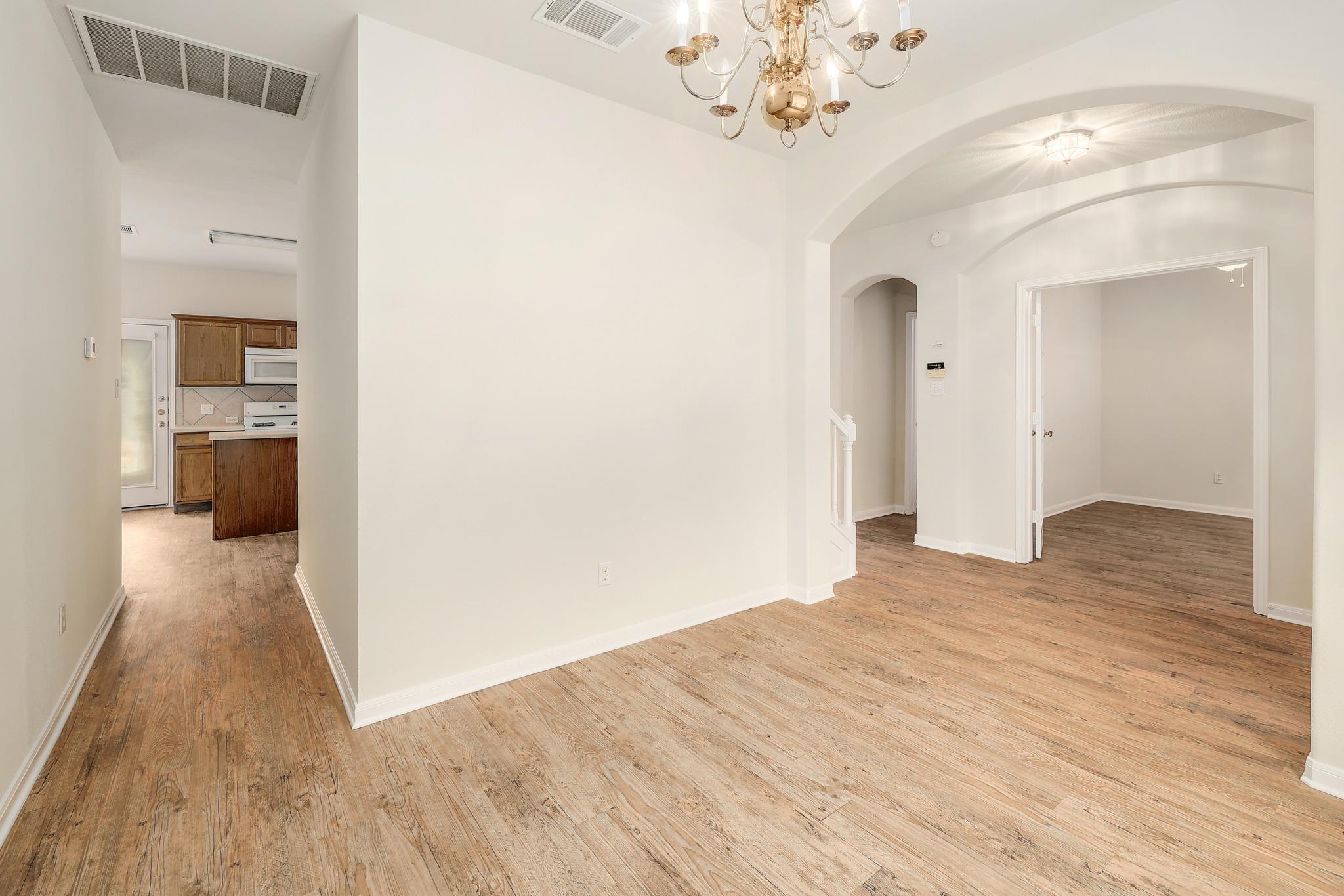 102 Chandler Pointe LOOP