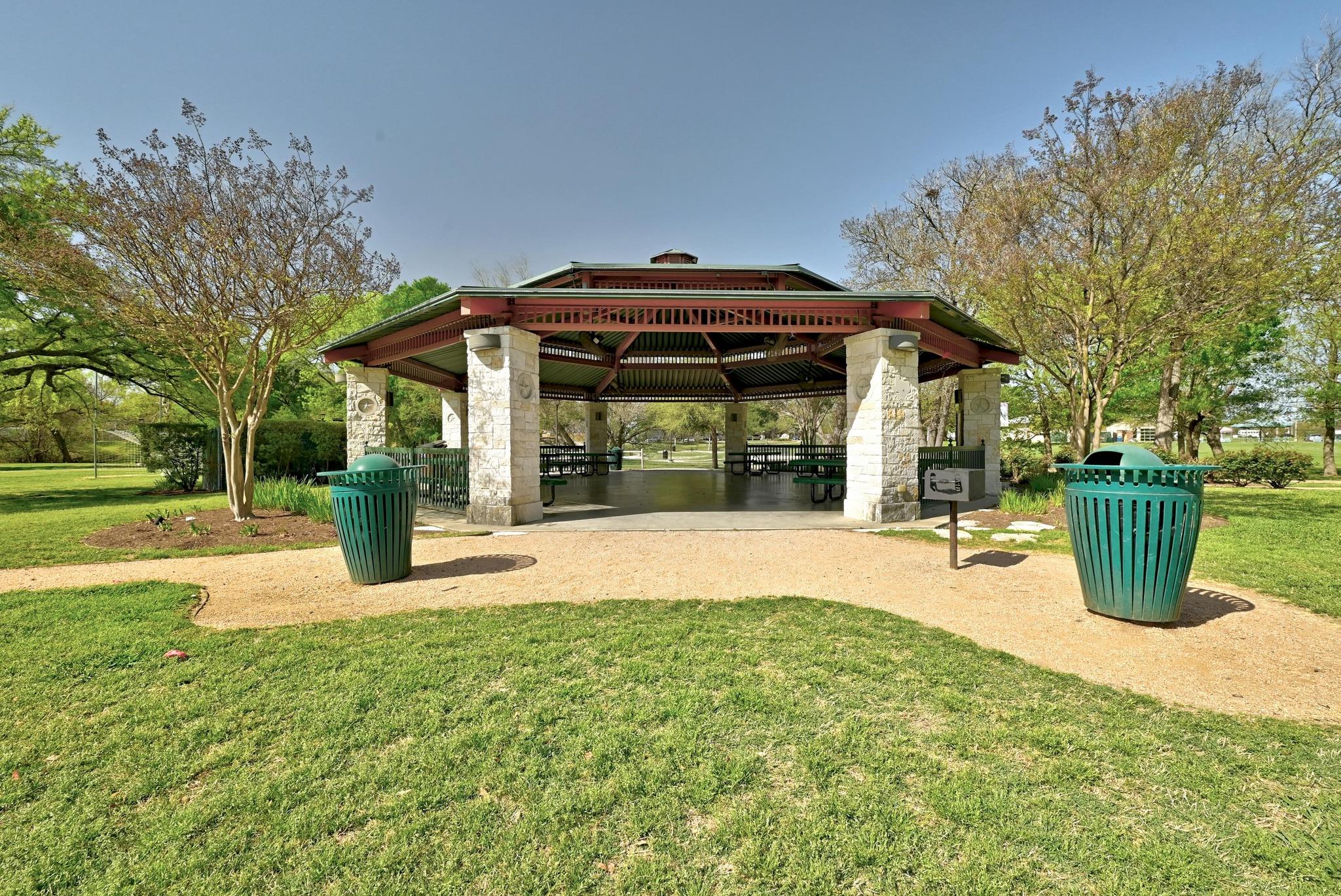 102 Chandler Pointe LOOP