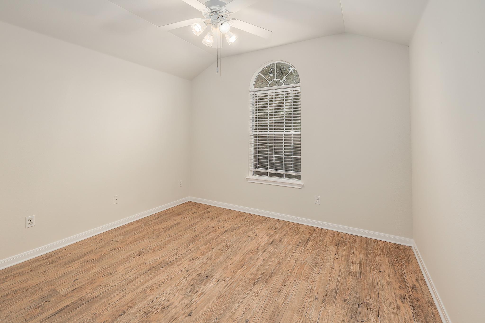 102 Chandler Pointe LOOP