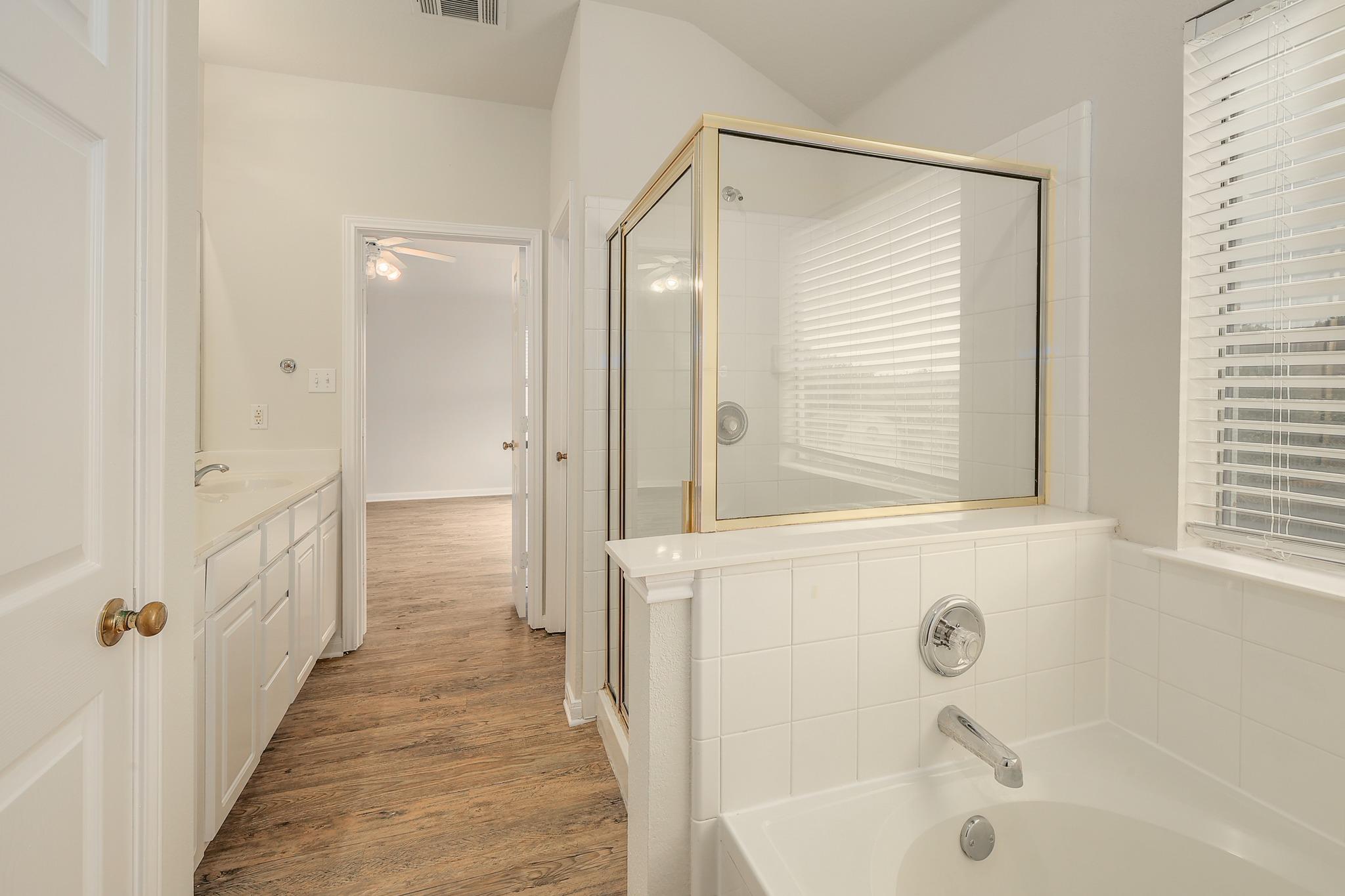 102 Chandler Pointe LOOP