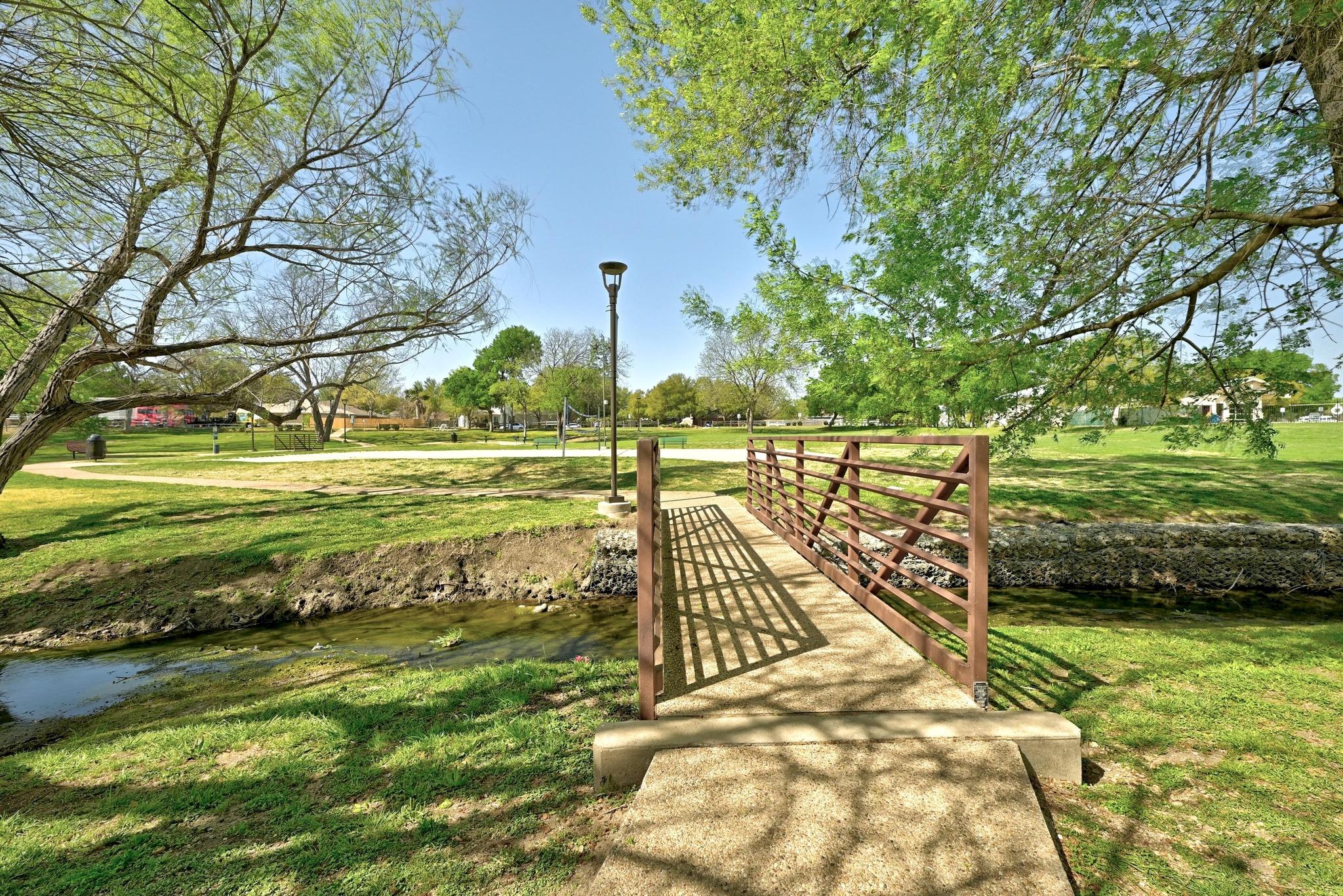 102 Chandler Pointe LOOP