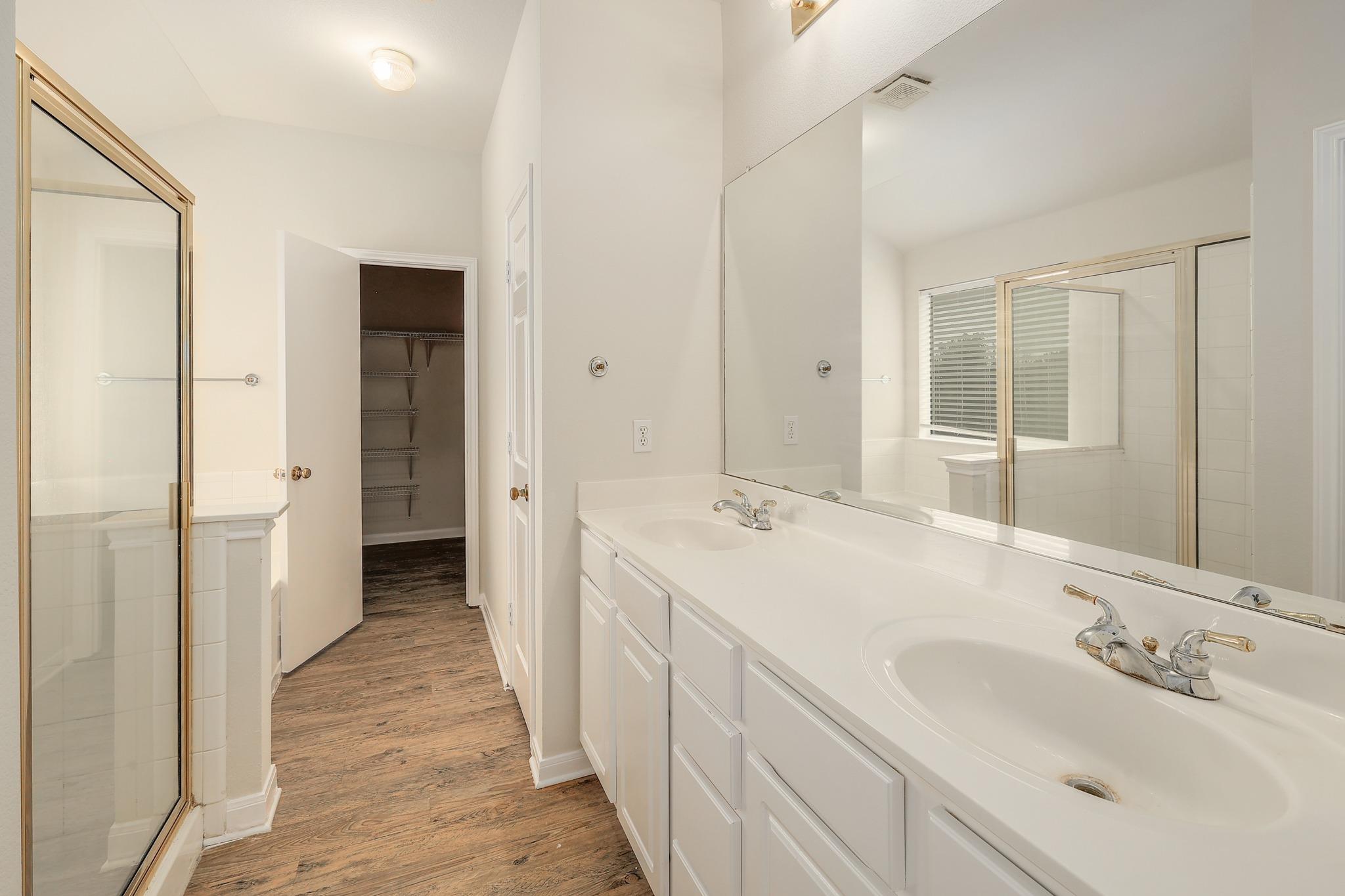 102 Chandler Pointe LOOP
