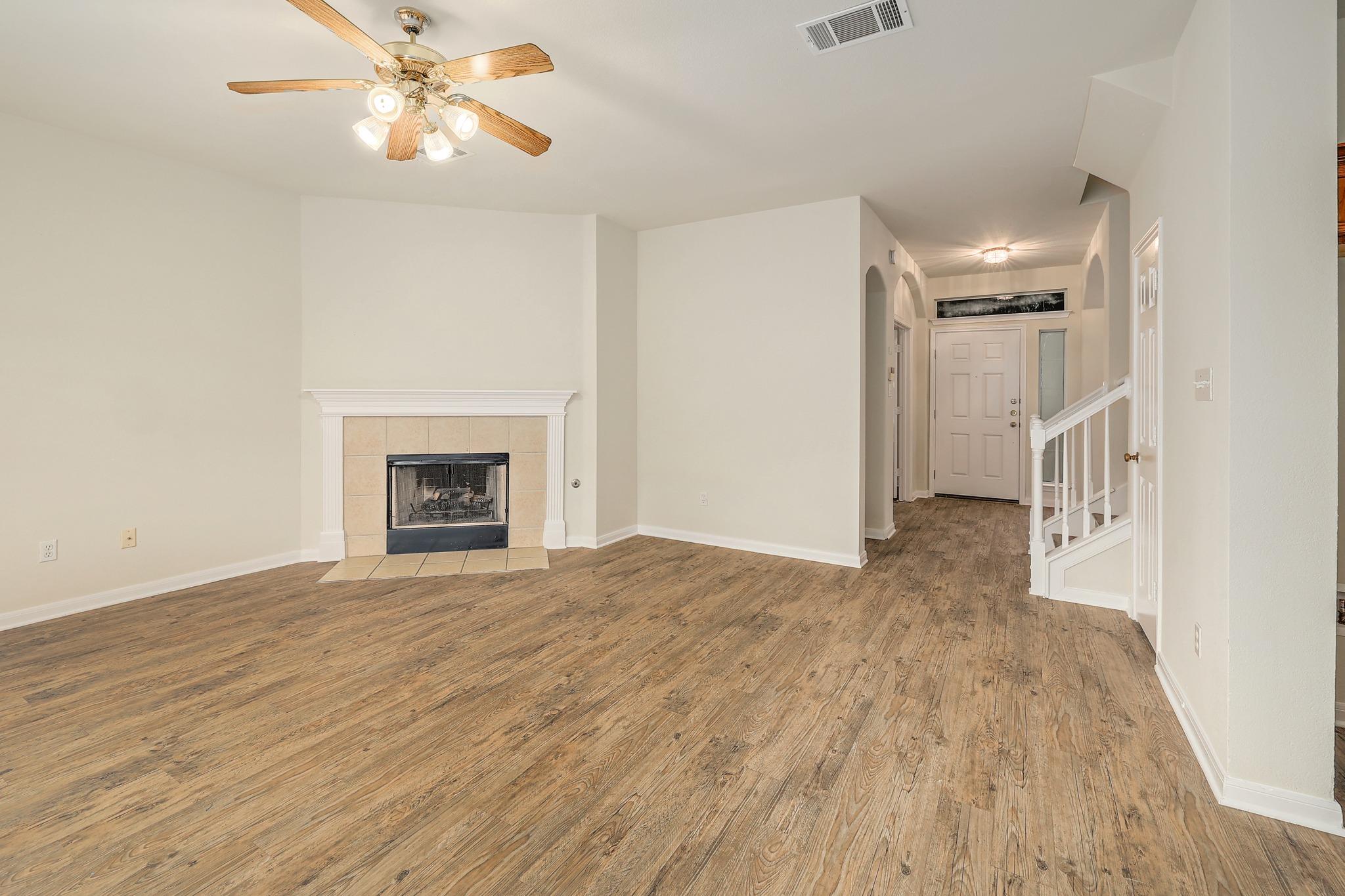 102 Chandler Pointe LOOP