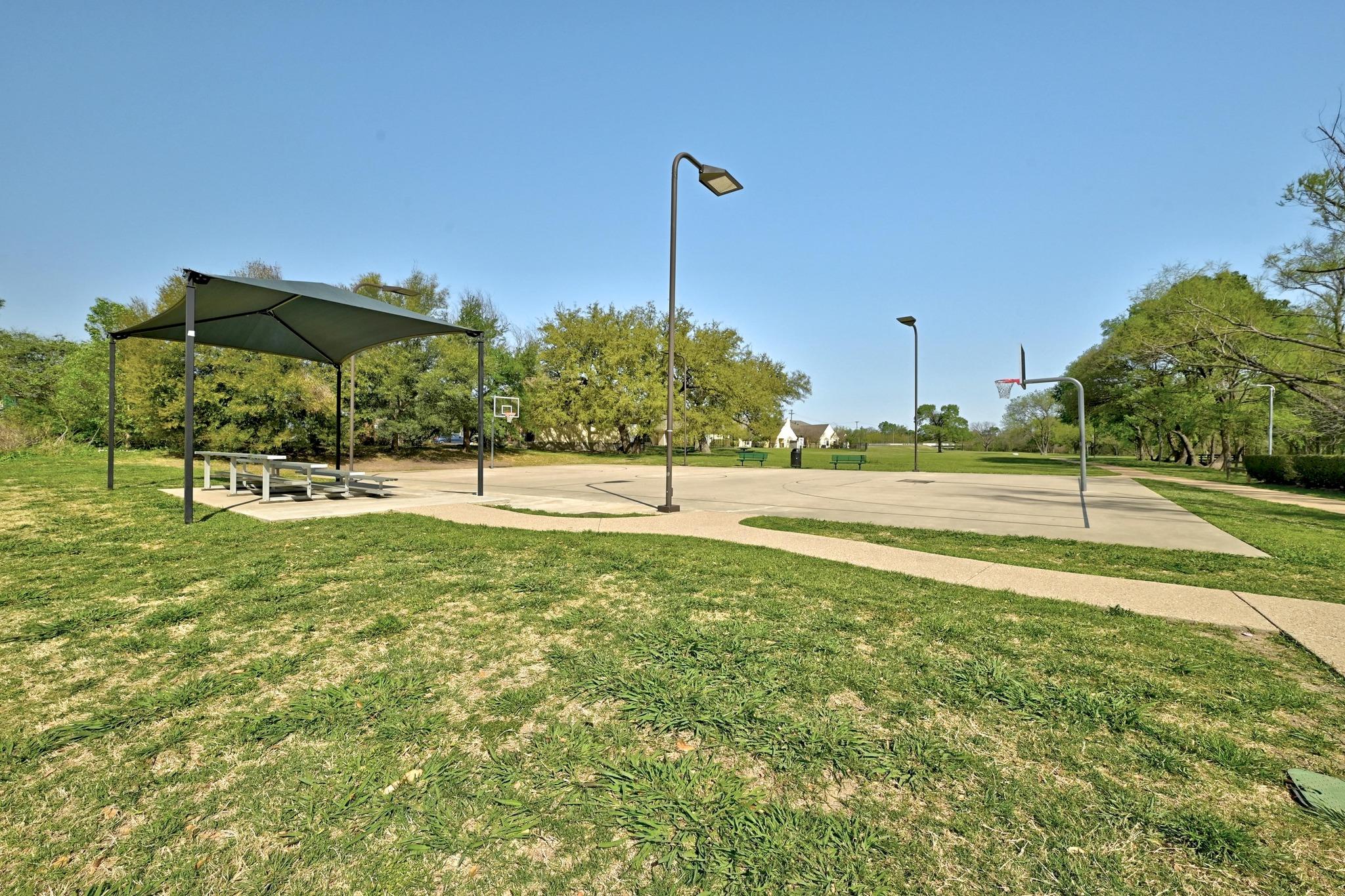 102 Chandler Pointe LOOP