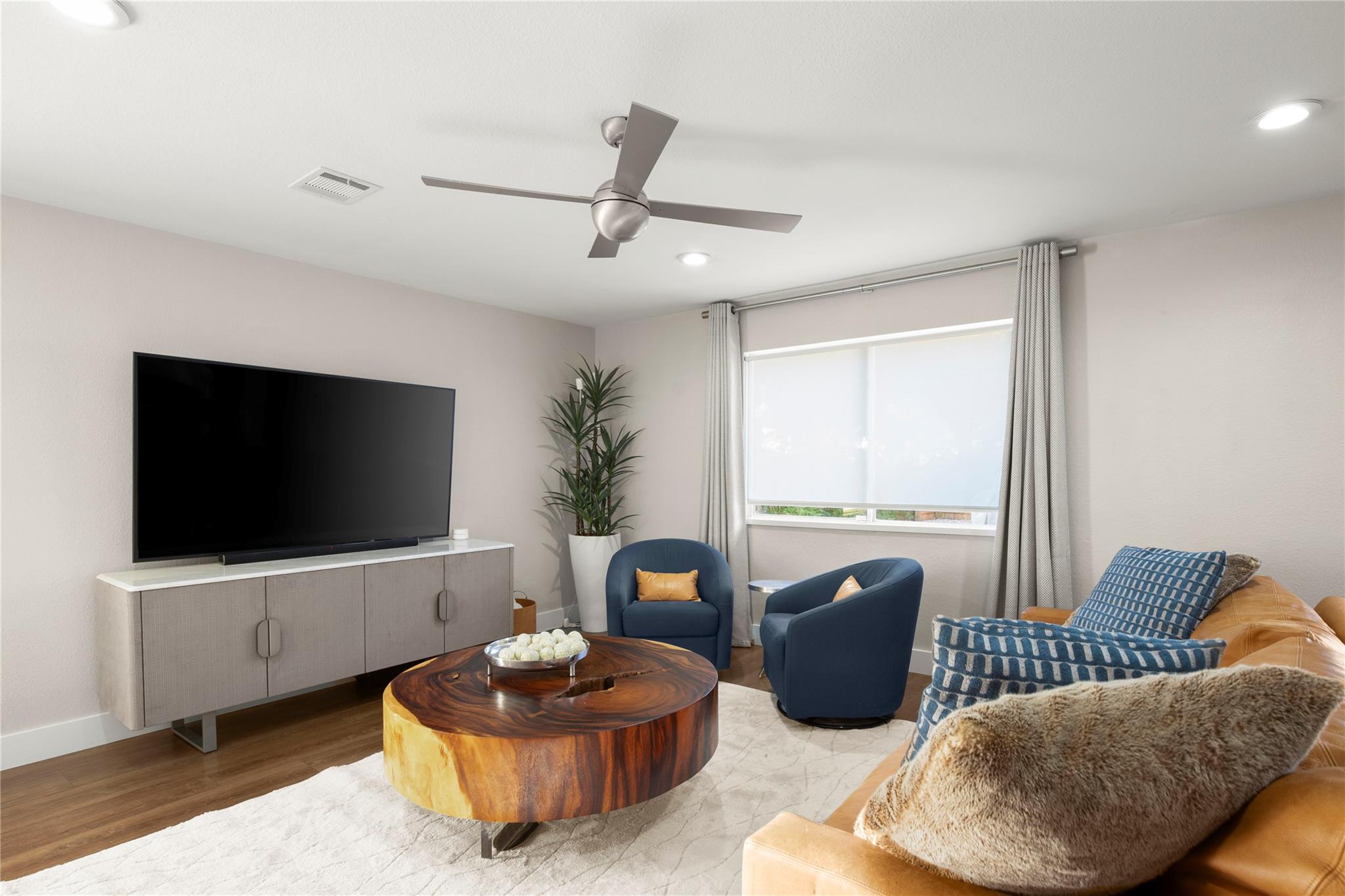 1301 Canon Yeomans TRL