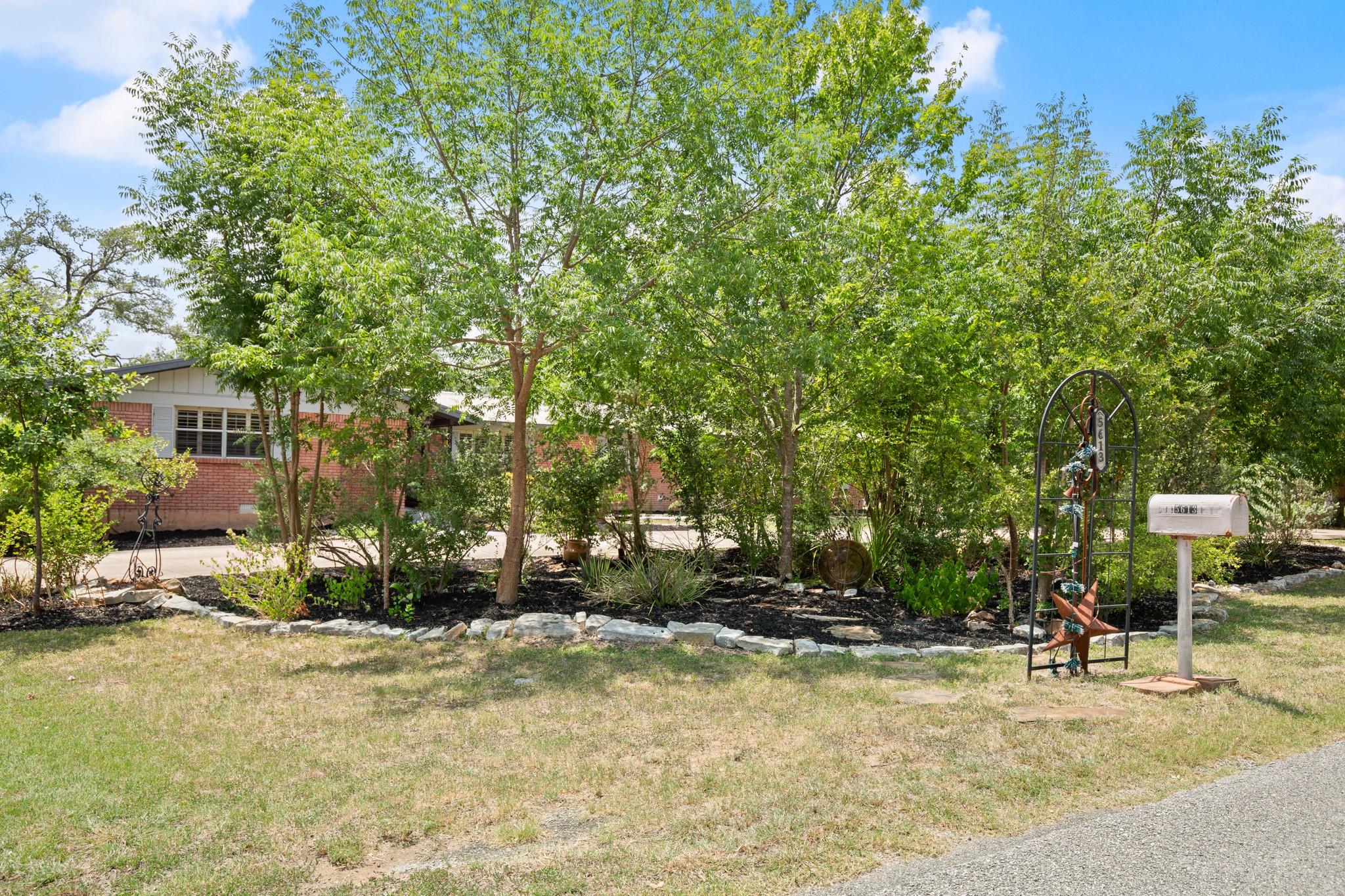 5613 Westview RD