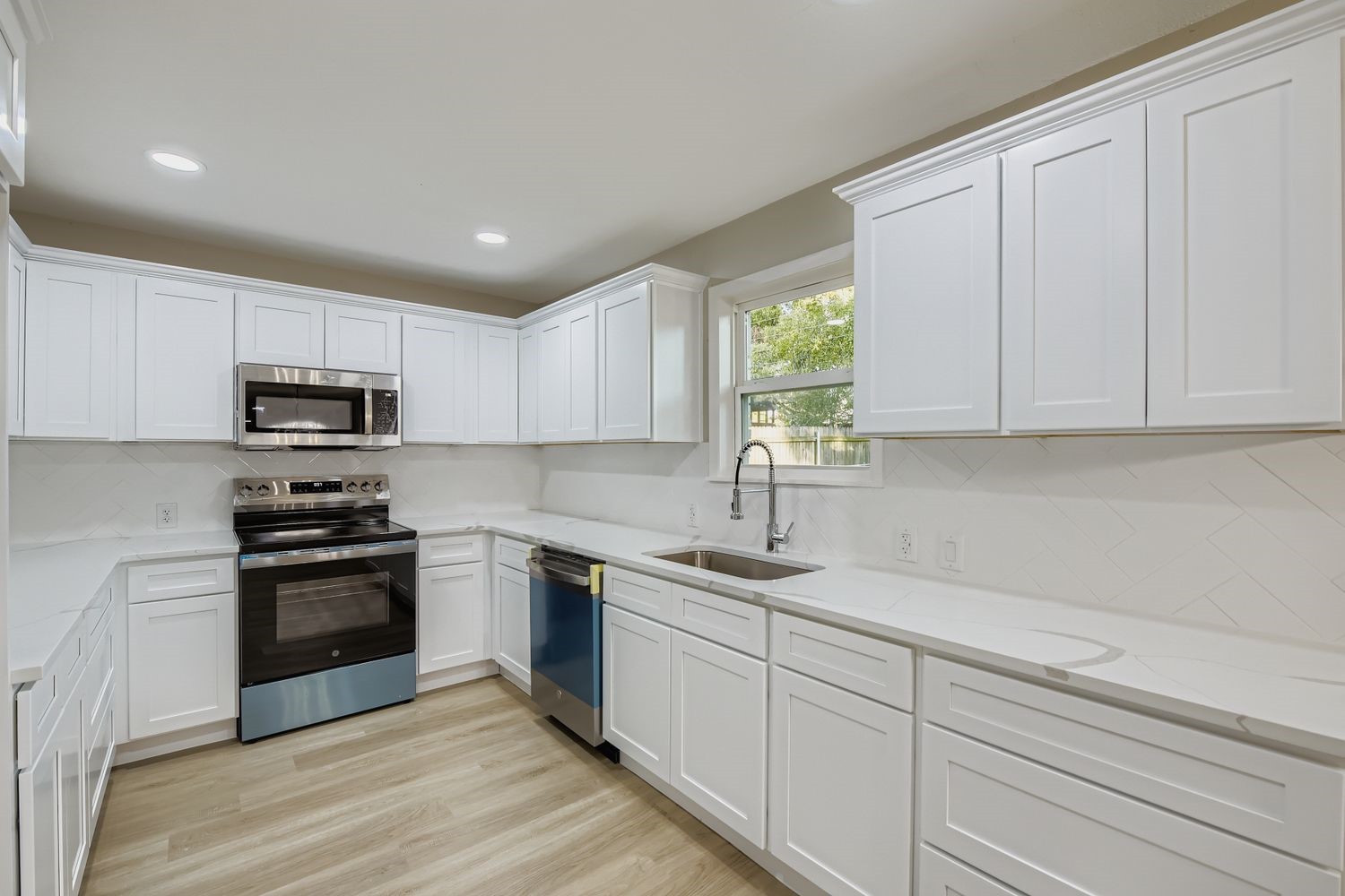 420 Bedford Court W