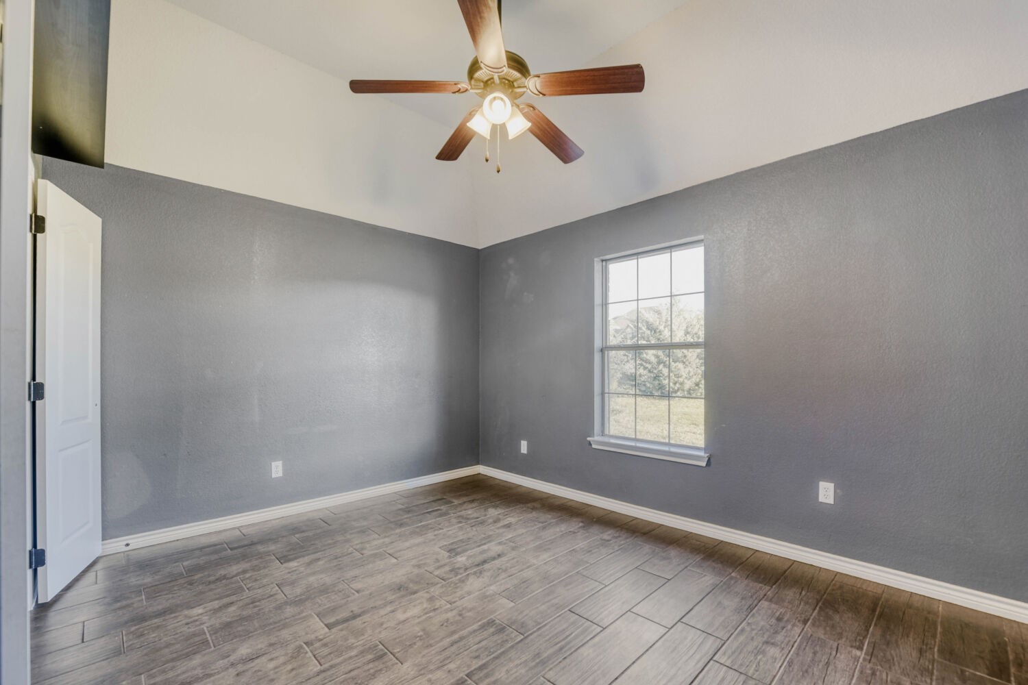 104 Lyndsey Court