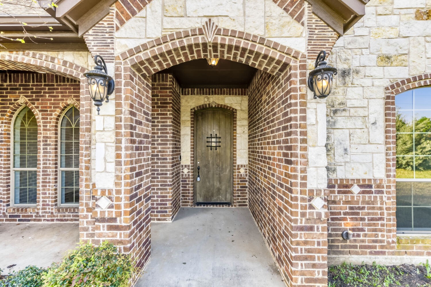 104 Lyndsey Court