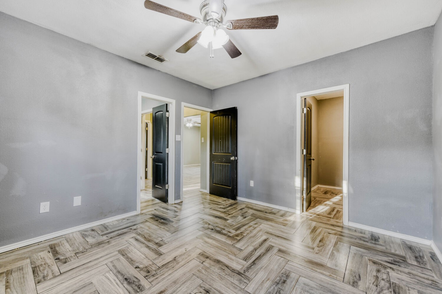104 Lyndsey Court