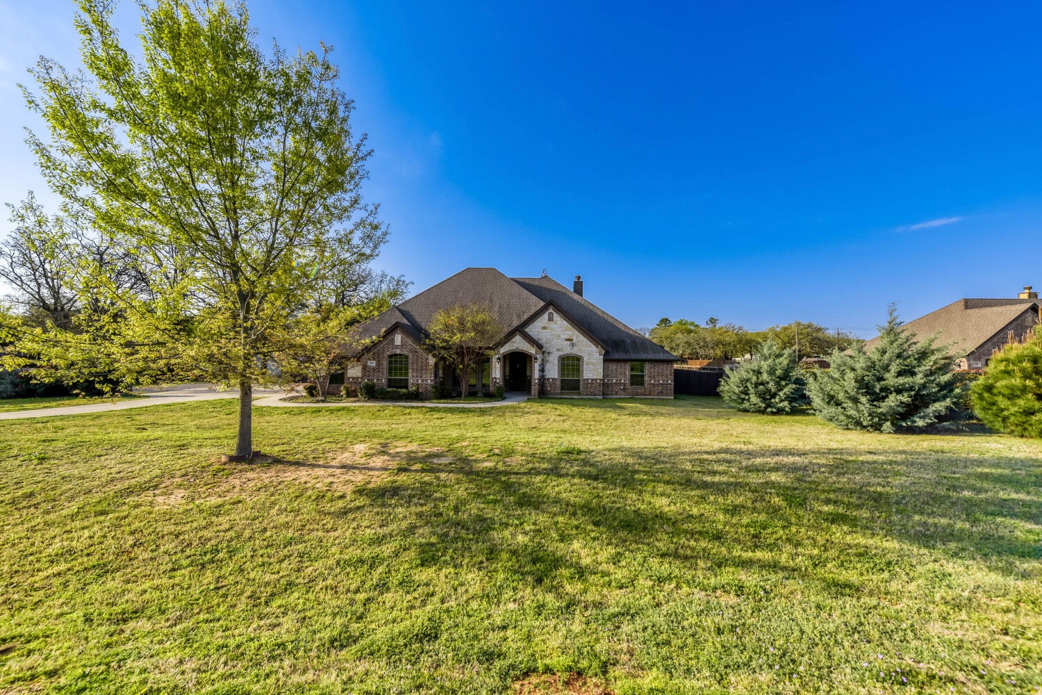 104 Lyndsey Court