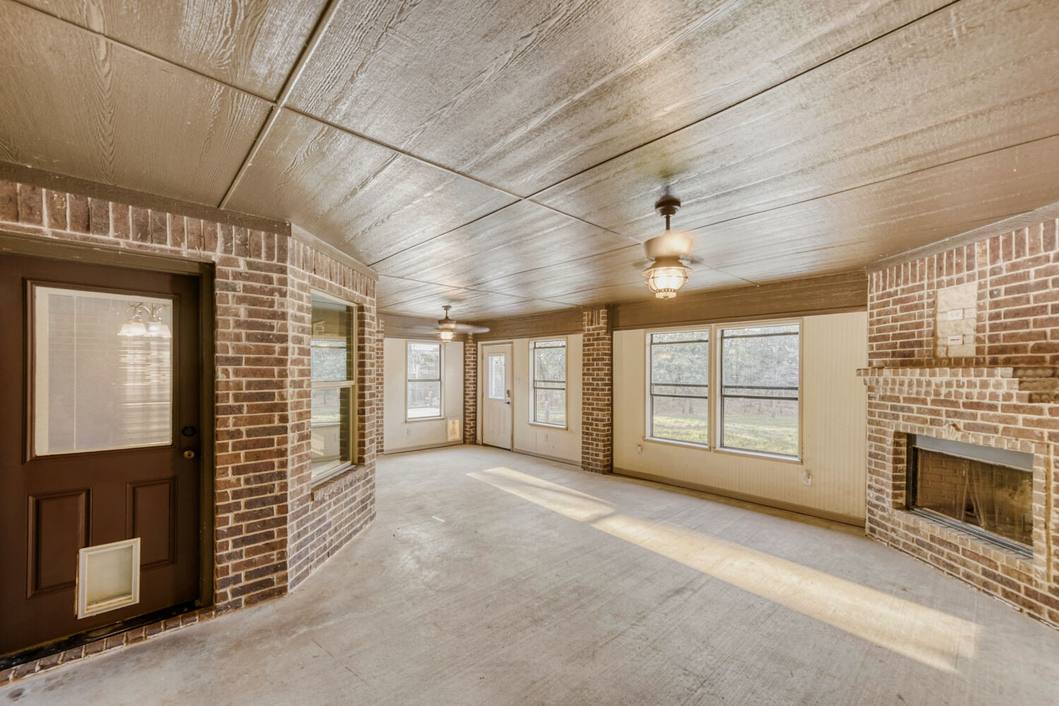104 Lyndsey Court