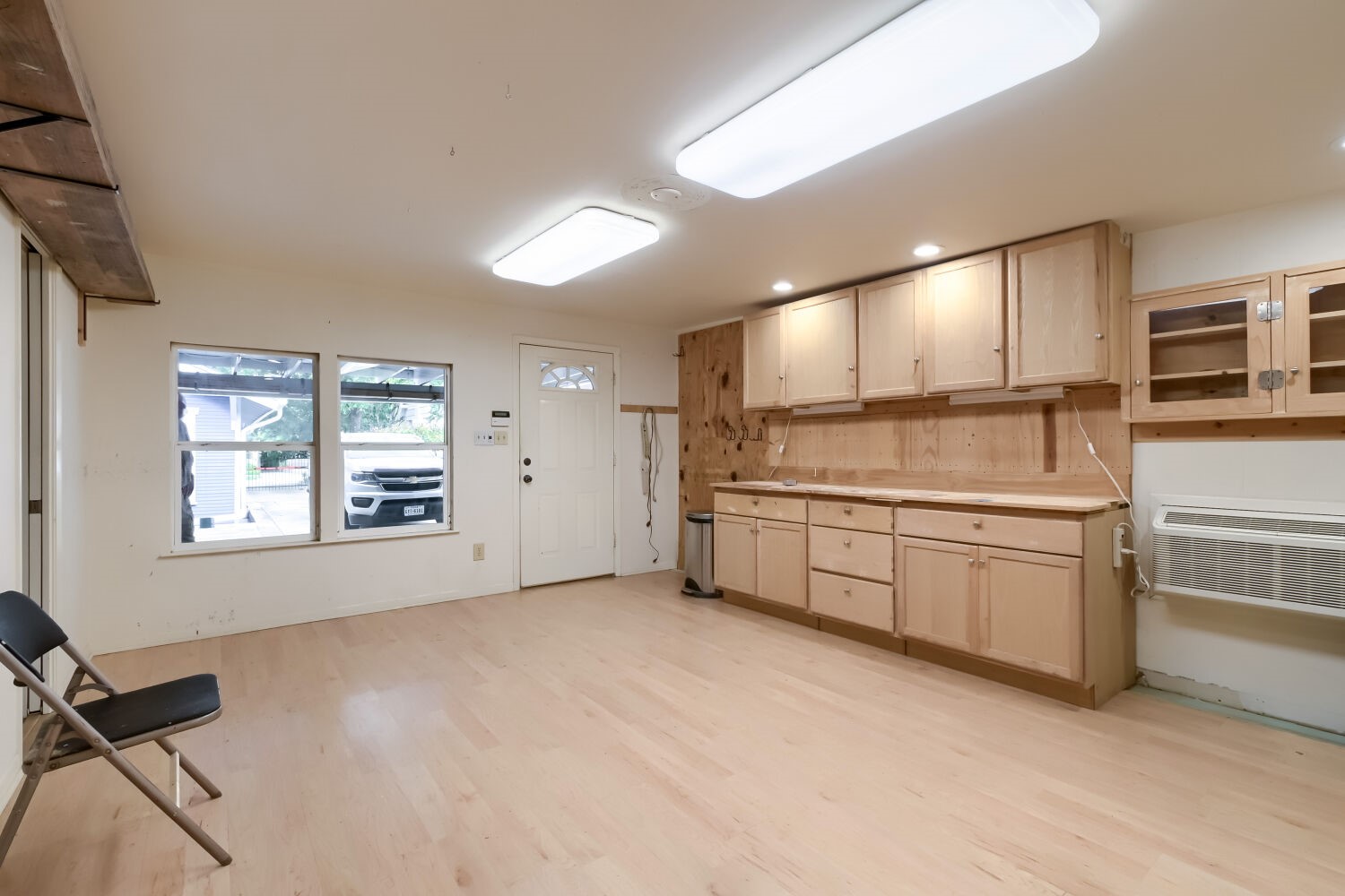 2306 Western Avenue