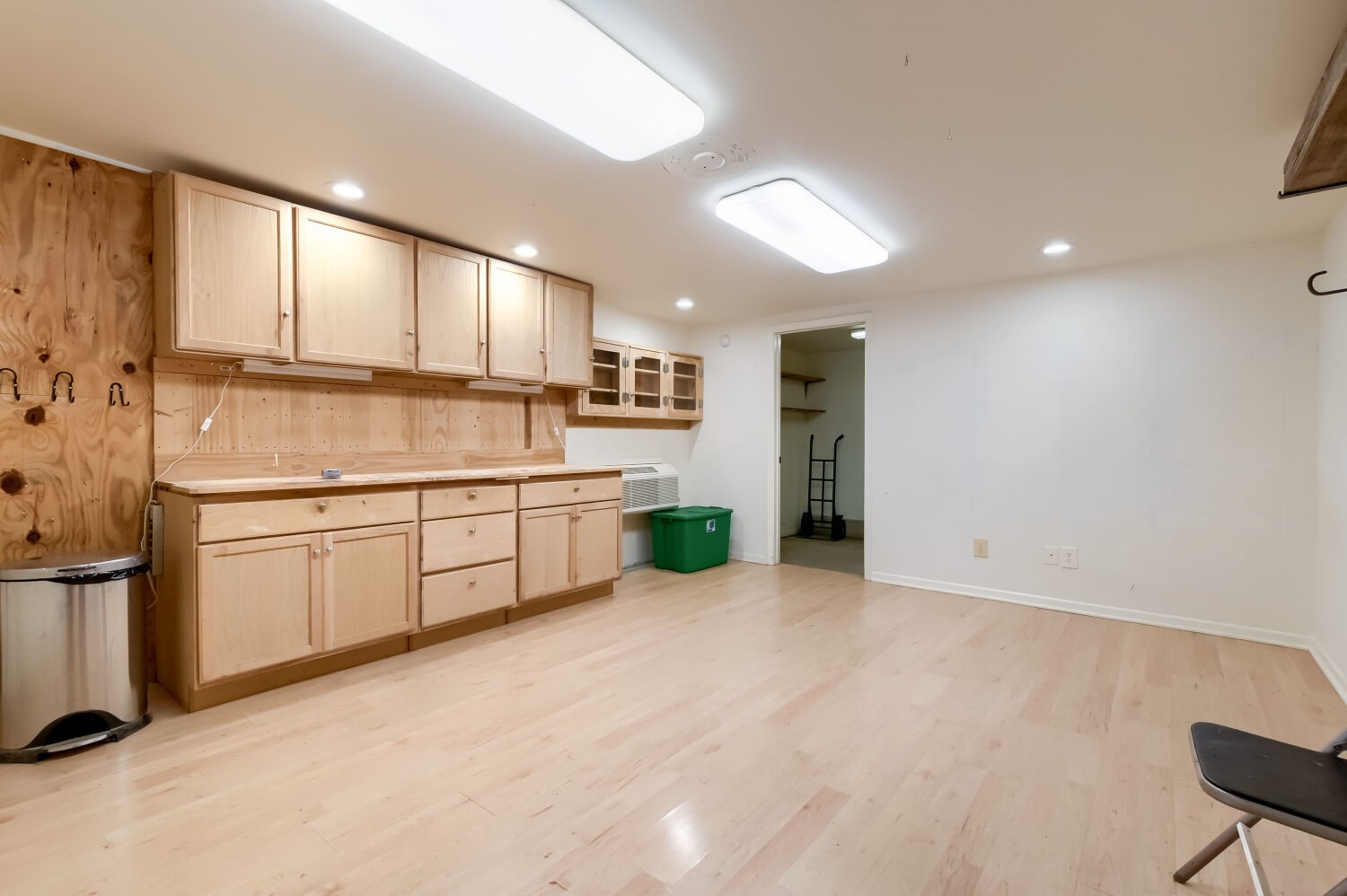 2306 Western Avenue